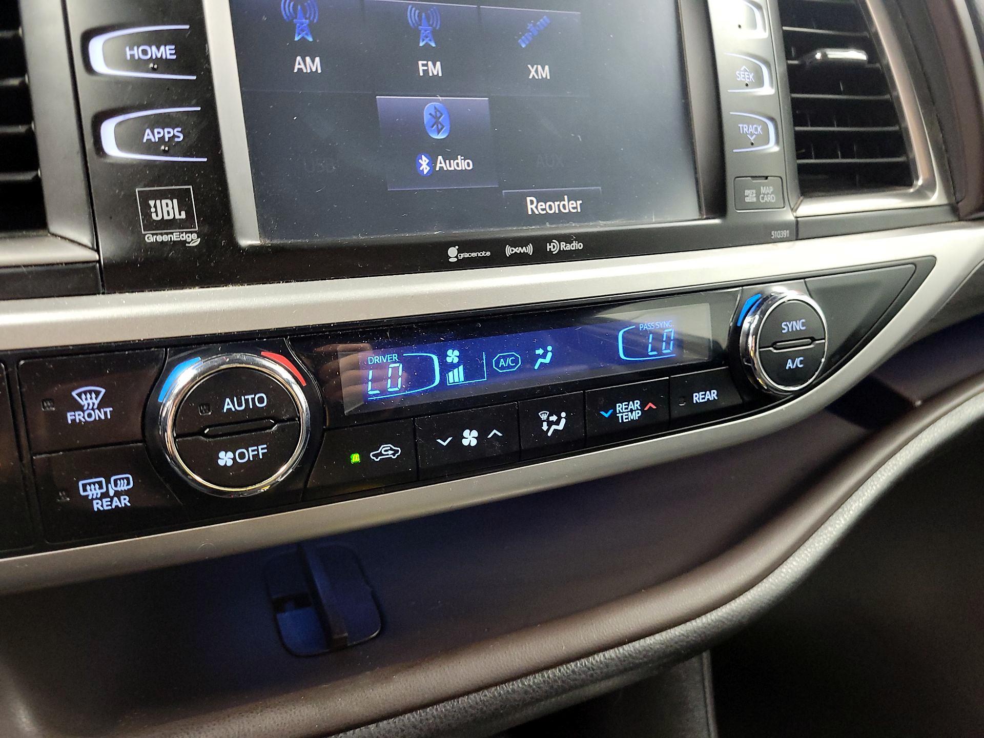 Thumbnail: 2019 Toyota Highlander - 15