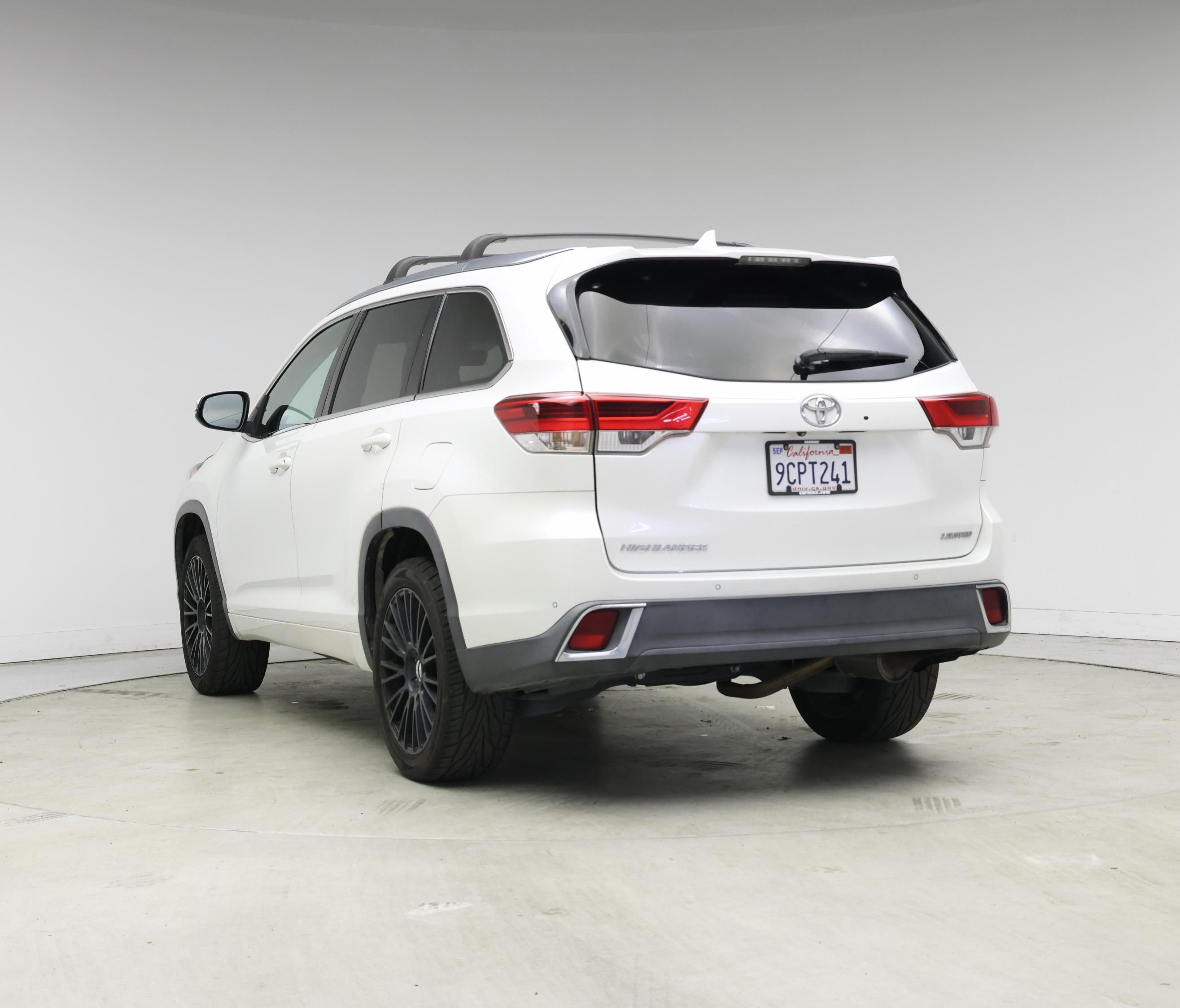 Thumbnail: 2019 Toyota Highlander - 2