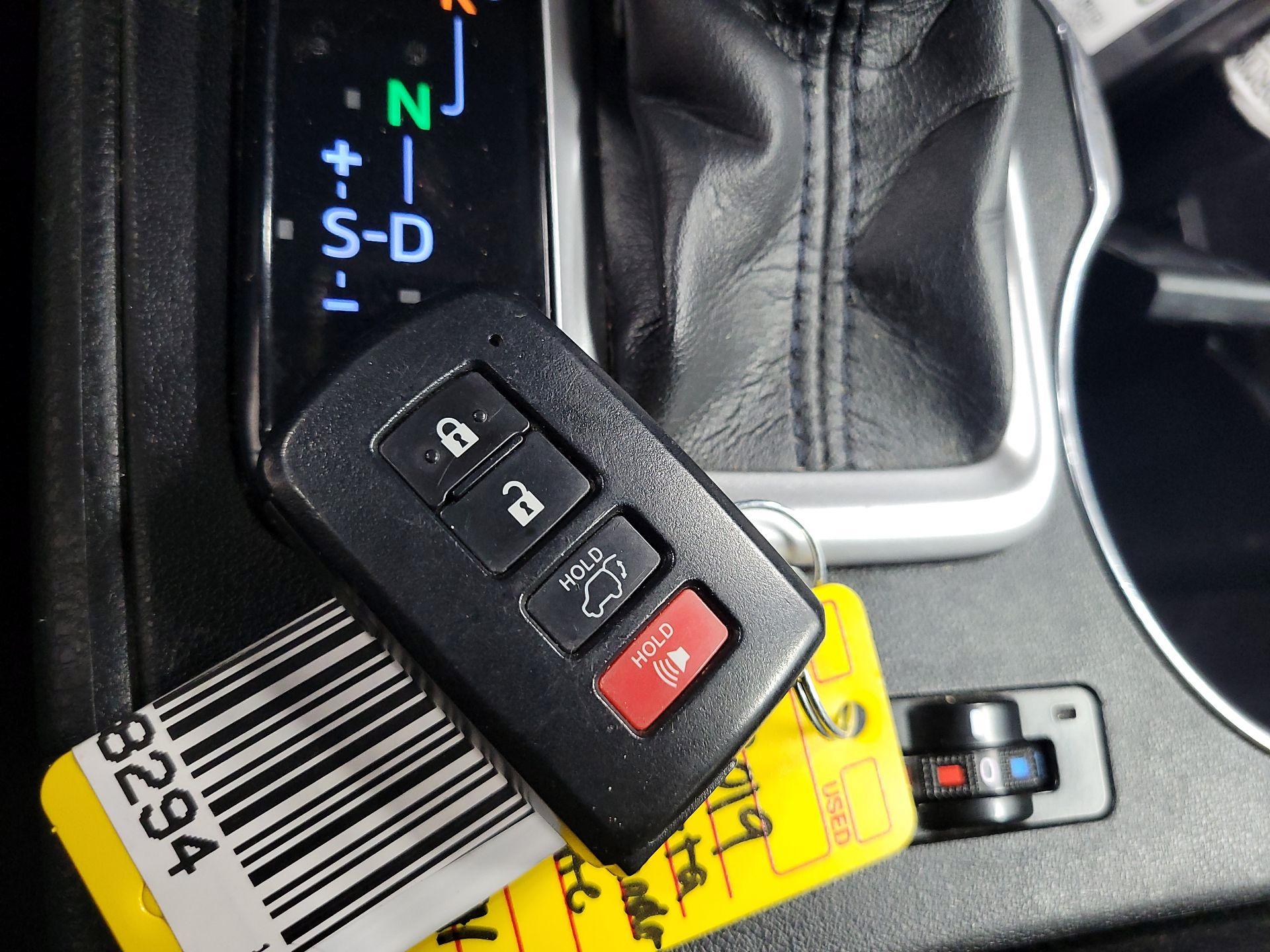 Thumbnail: 2019 Toyota Highlander - 20