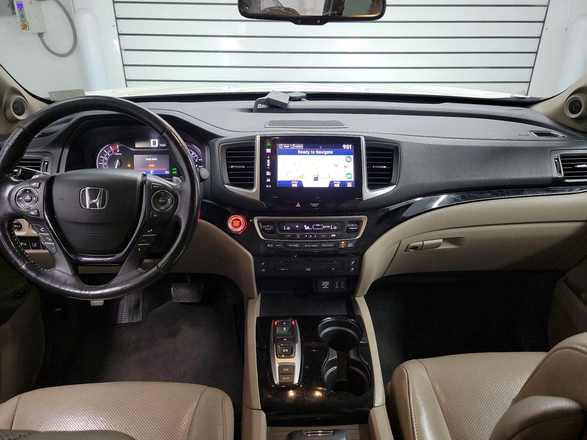 Thumbnail: 2016 Honda Pilot - 9