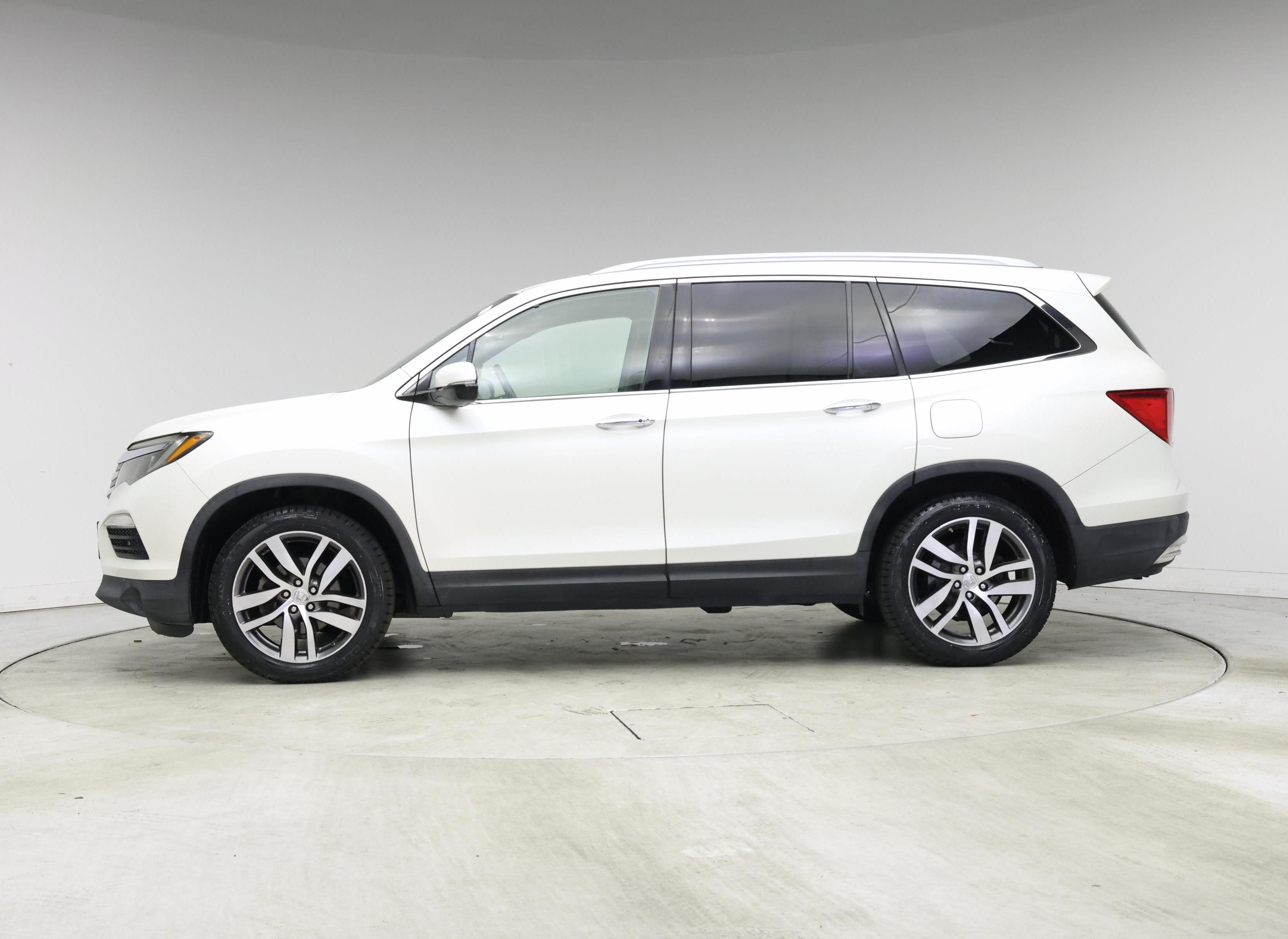 Thumbnail: 2016 Honda Pilot - 3