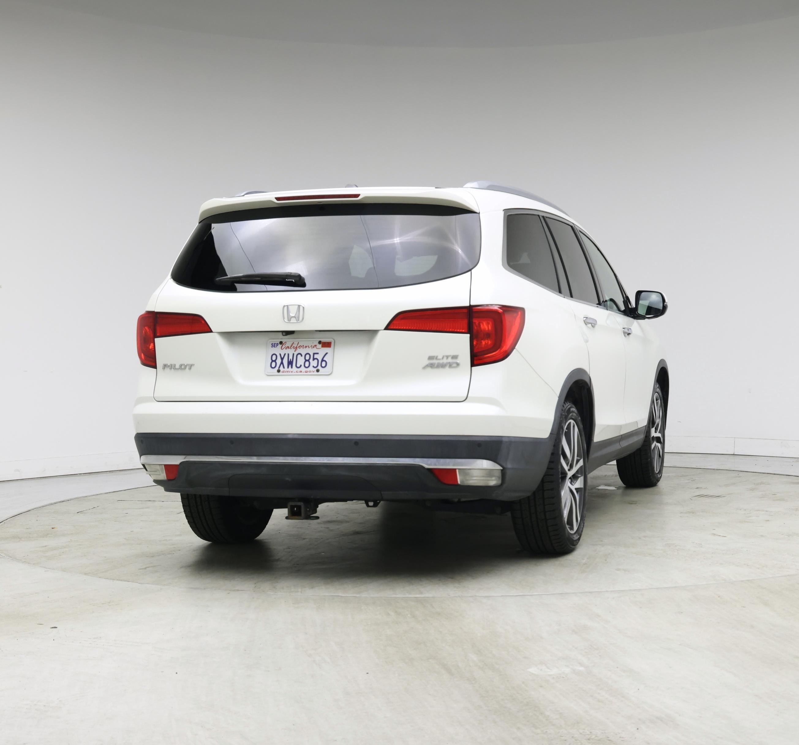 Thumbnail: 2016 Honda Pilot - 8