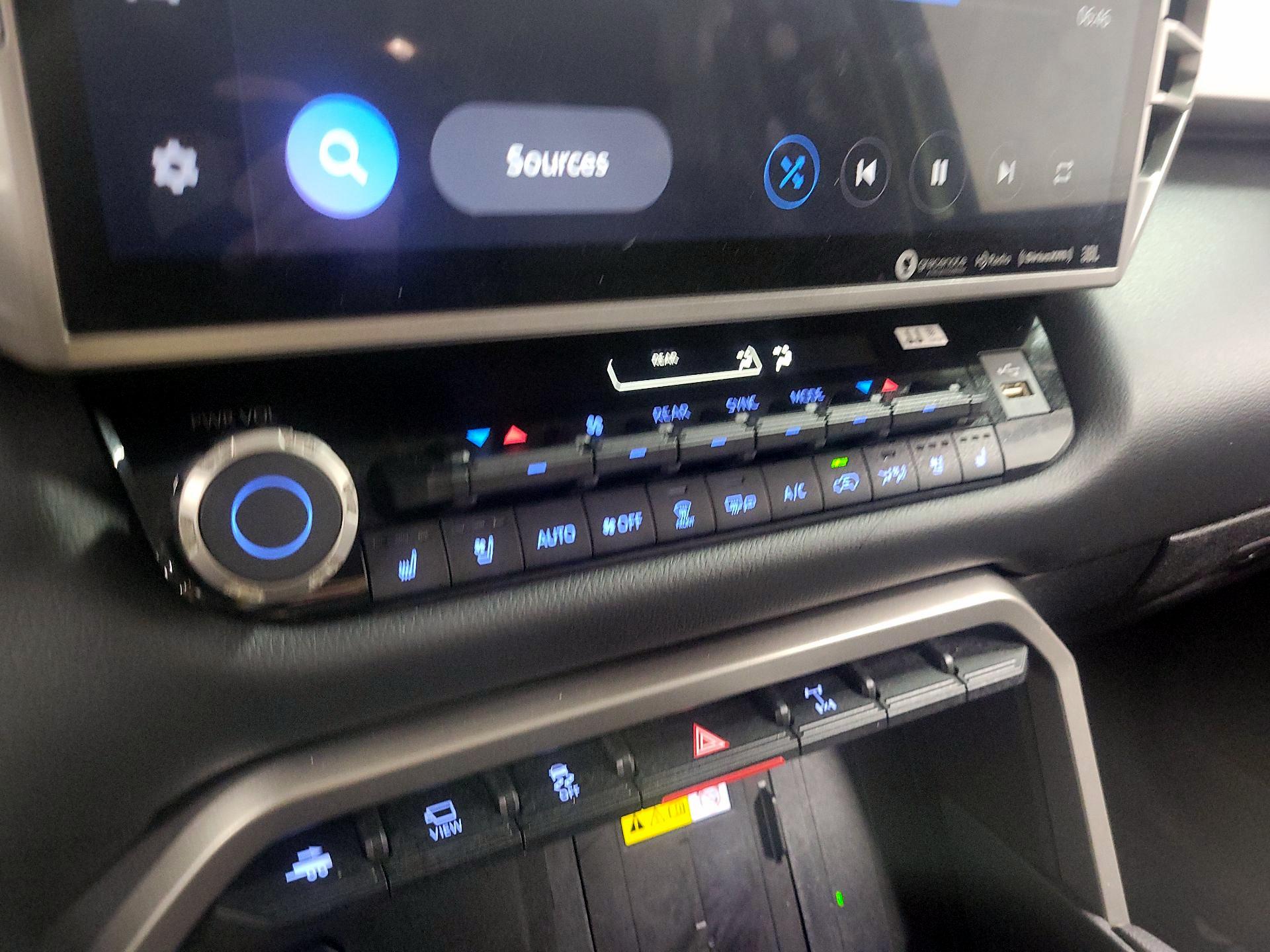 Thumbnail: 2023 Toyota Sequoia - 16