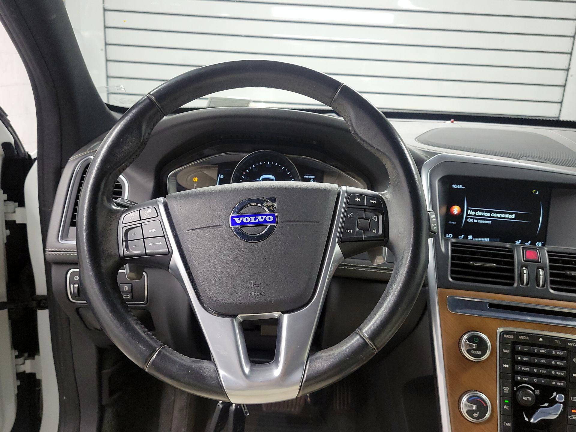 Thumbnail: 2015 Volvo XC60 - 10