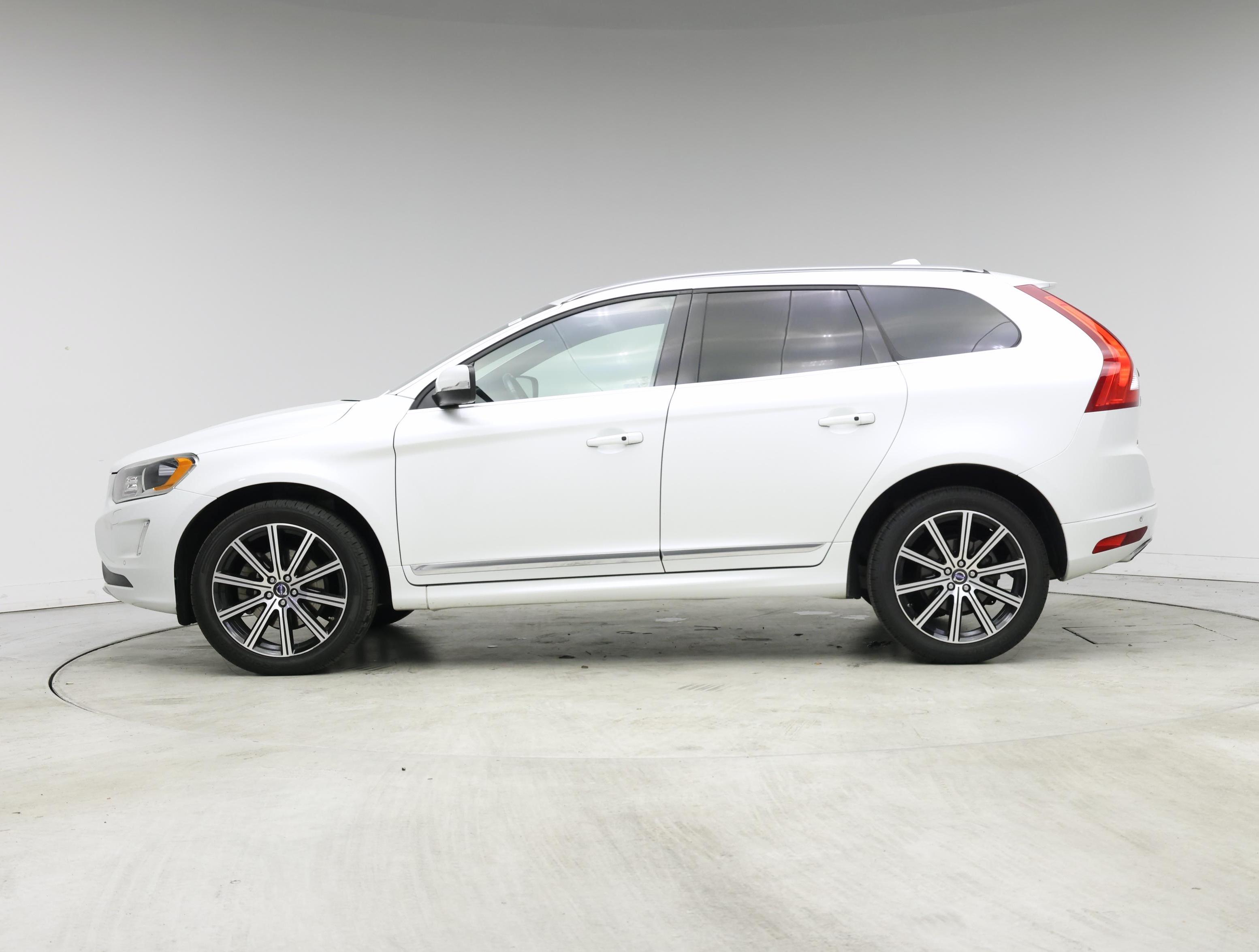 Thumbnail: 2015 Volvo XC60 - 3