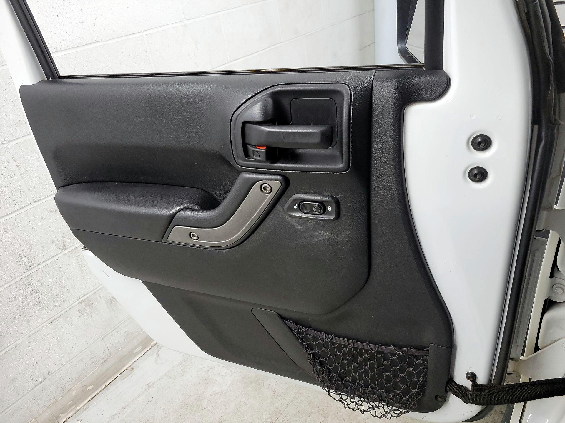 Thumbnail: 2018 Jeep Wrangler - 12