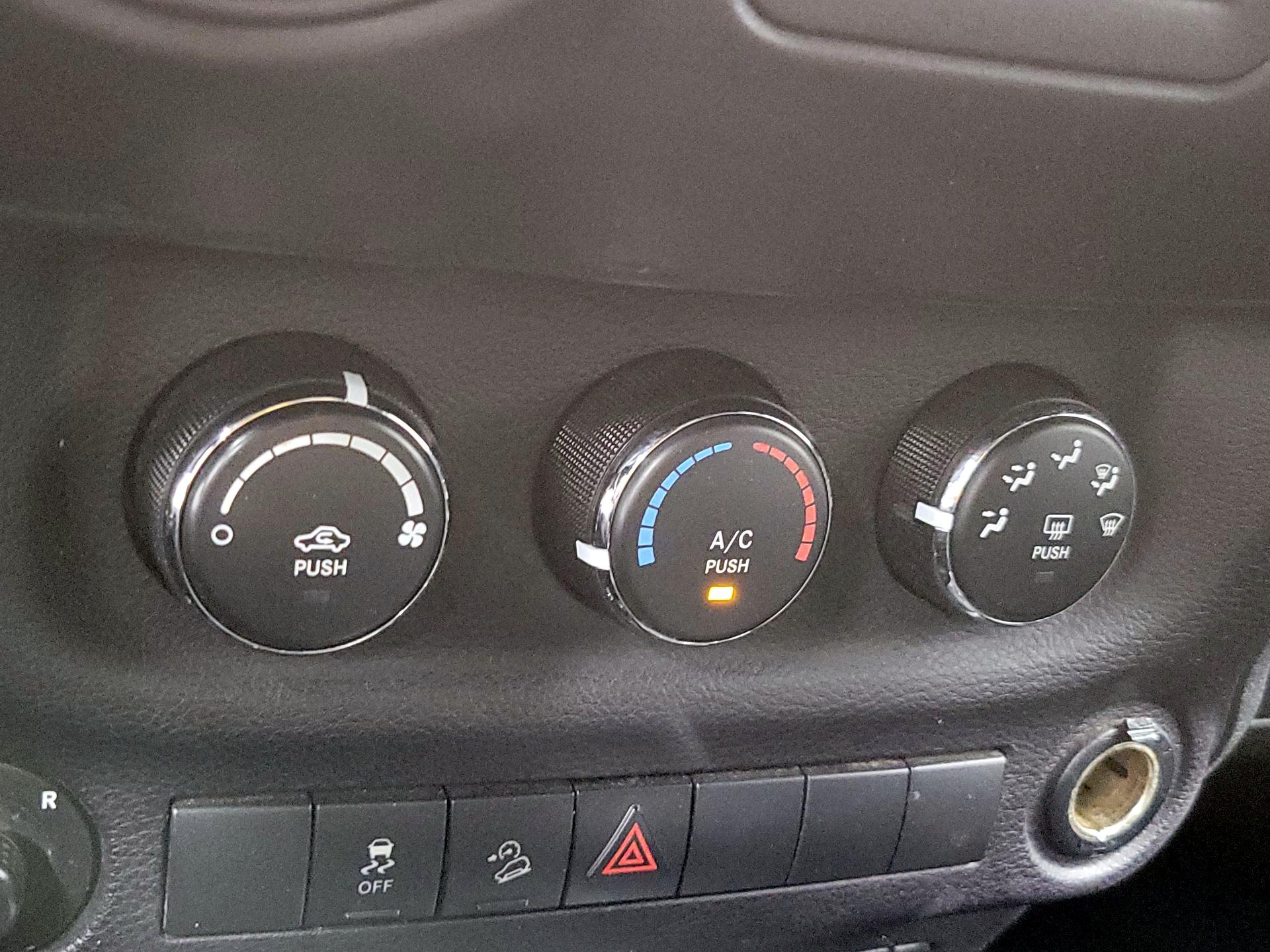 Thumbnail: 2018 Jeep Wrangler - 14