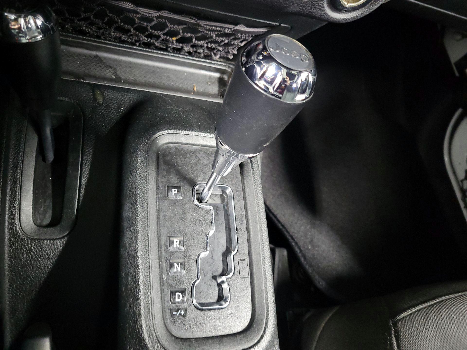 Thumbnail: 2018 Jeep Wrangler - 15