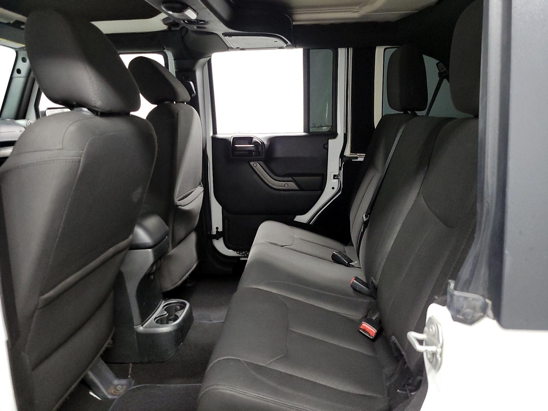 Thumbnail: 2018 Jeep Wrangler - 16