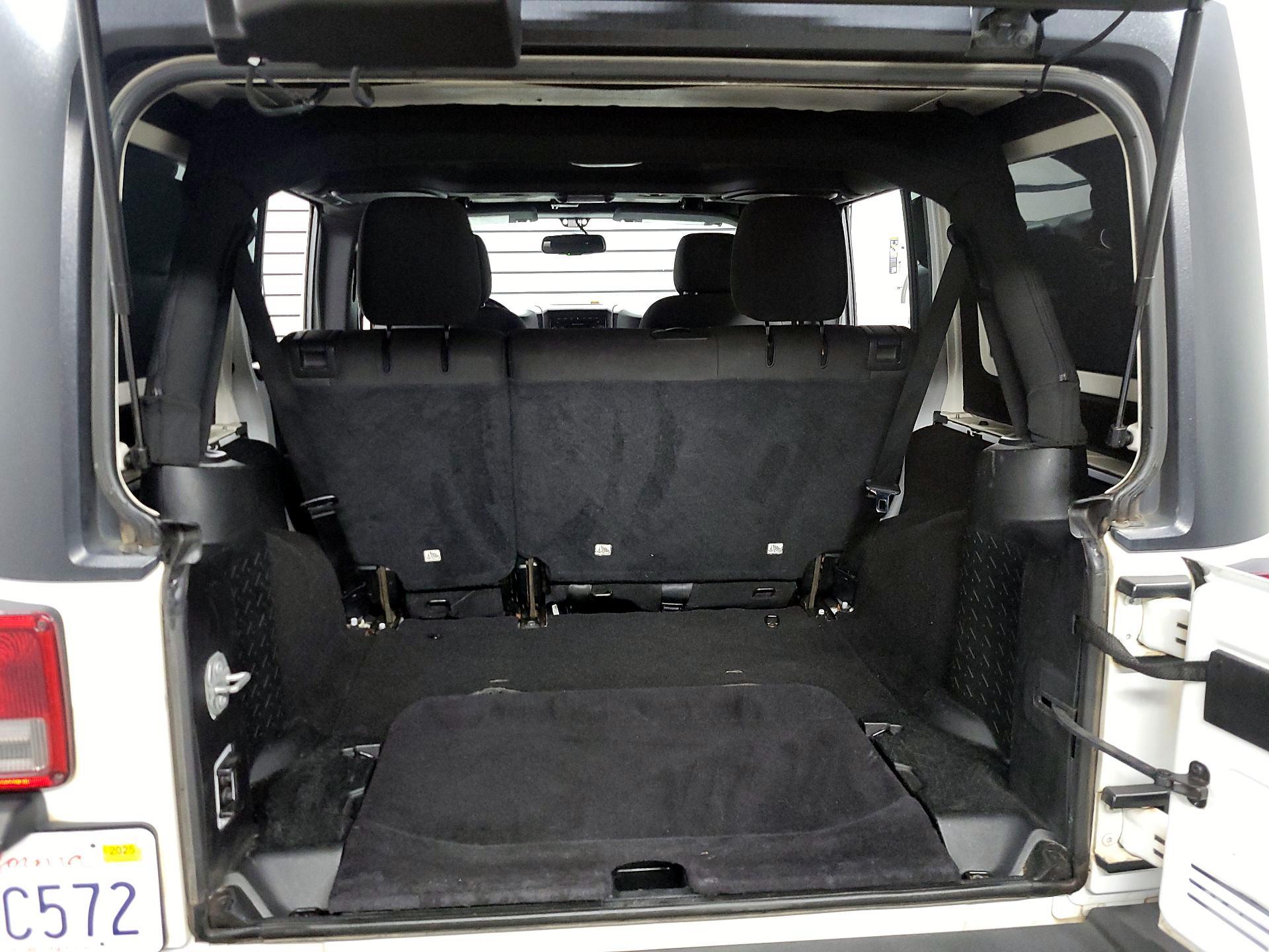 Thumbnail: 2018 Jeep Wrangler - 17