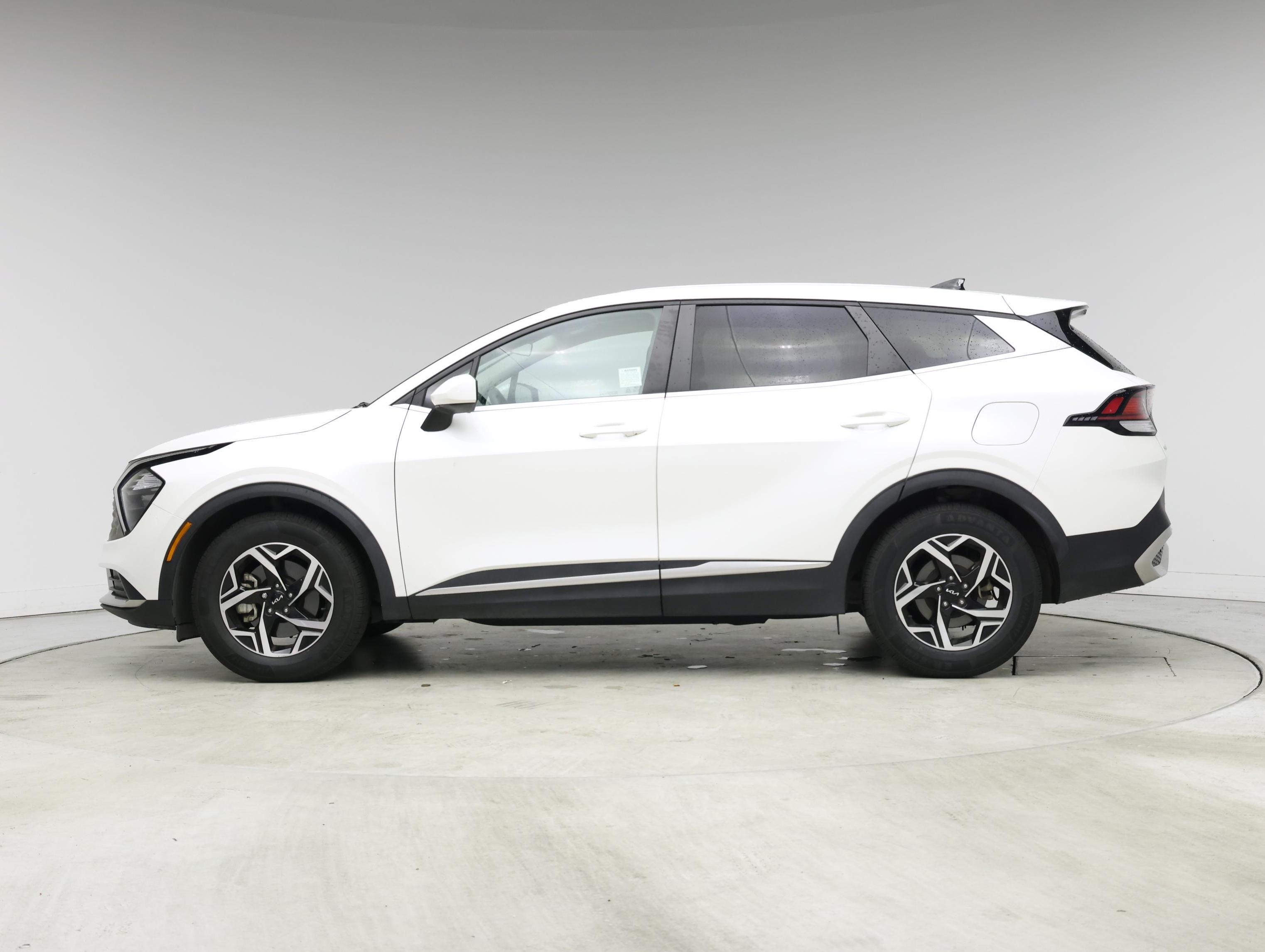 Thumbnail: 2023 Kia Sportage - 3