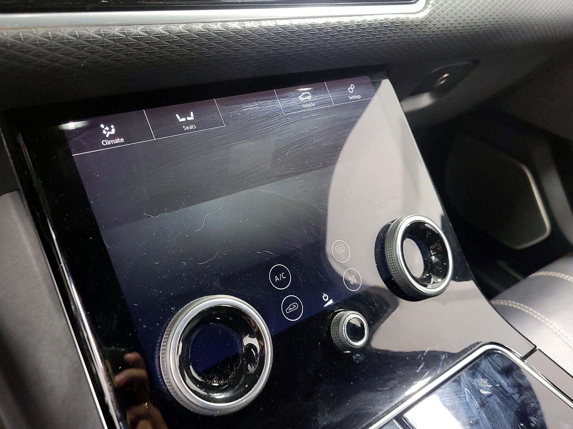 Thumbnail: 2018 Land Rover Range Rover Velar - 15