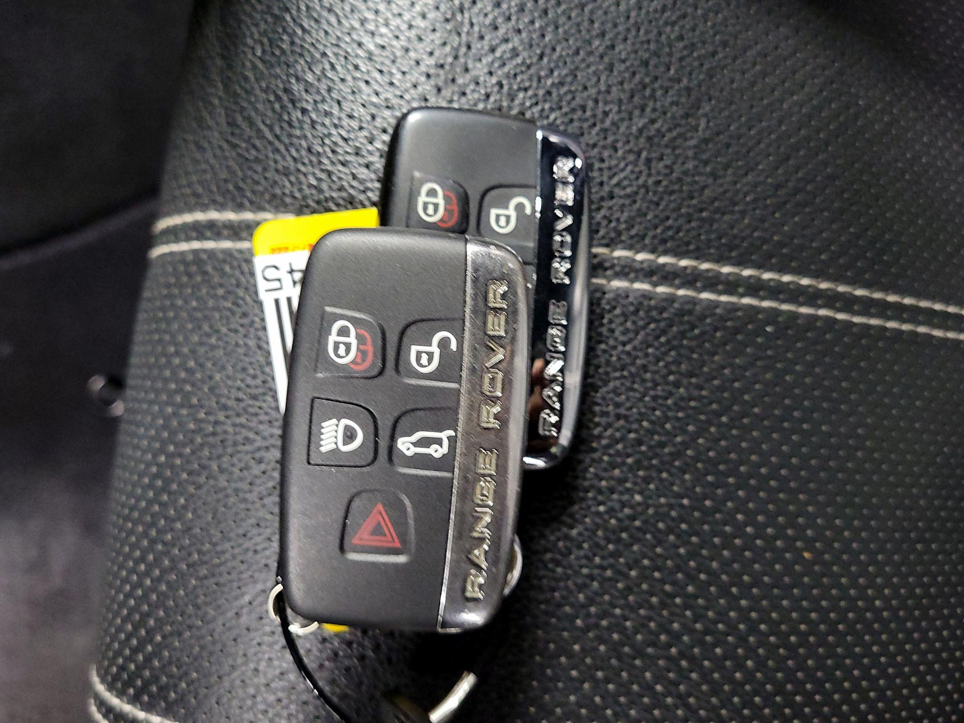 Thumbnail: 2018 Land Rover Range Rover Velar - 20