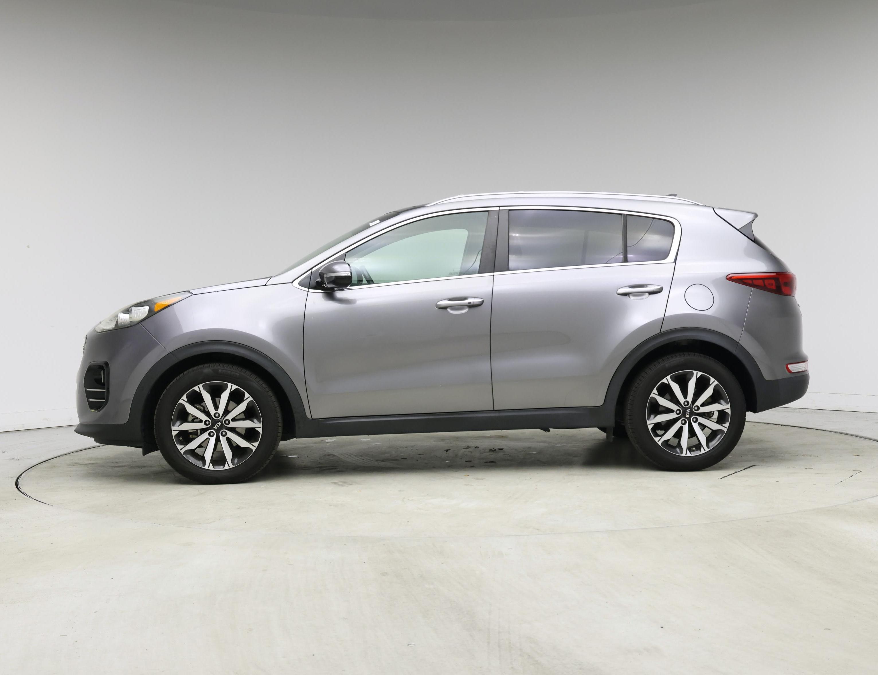 Thumbnail: 2017 Kia Sportage - 3