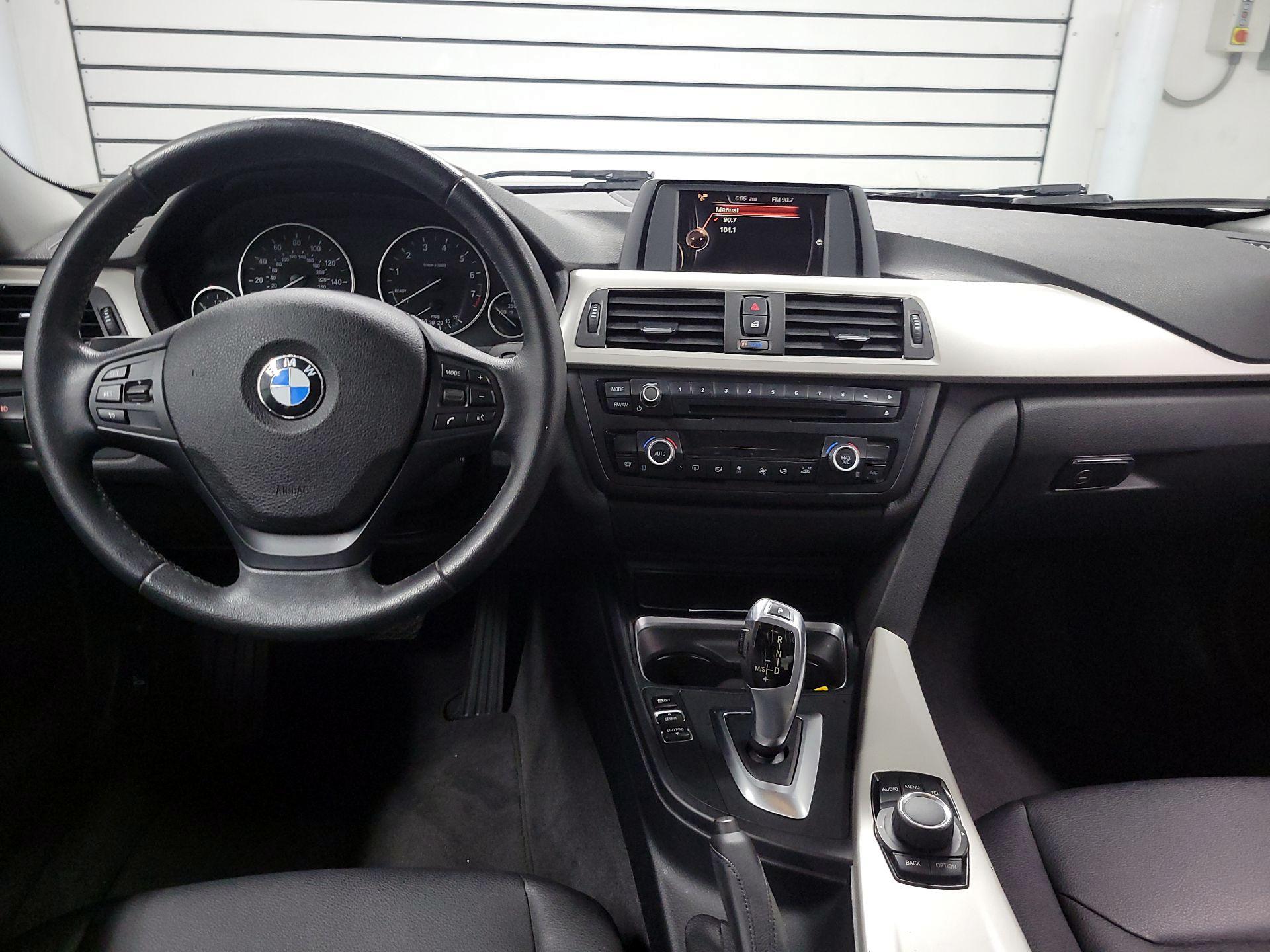 Thumbnail: 2015 BMW 3 Series - 9