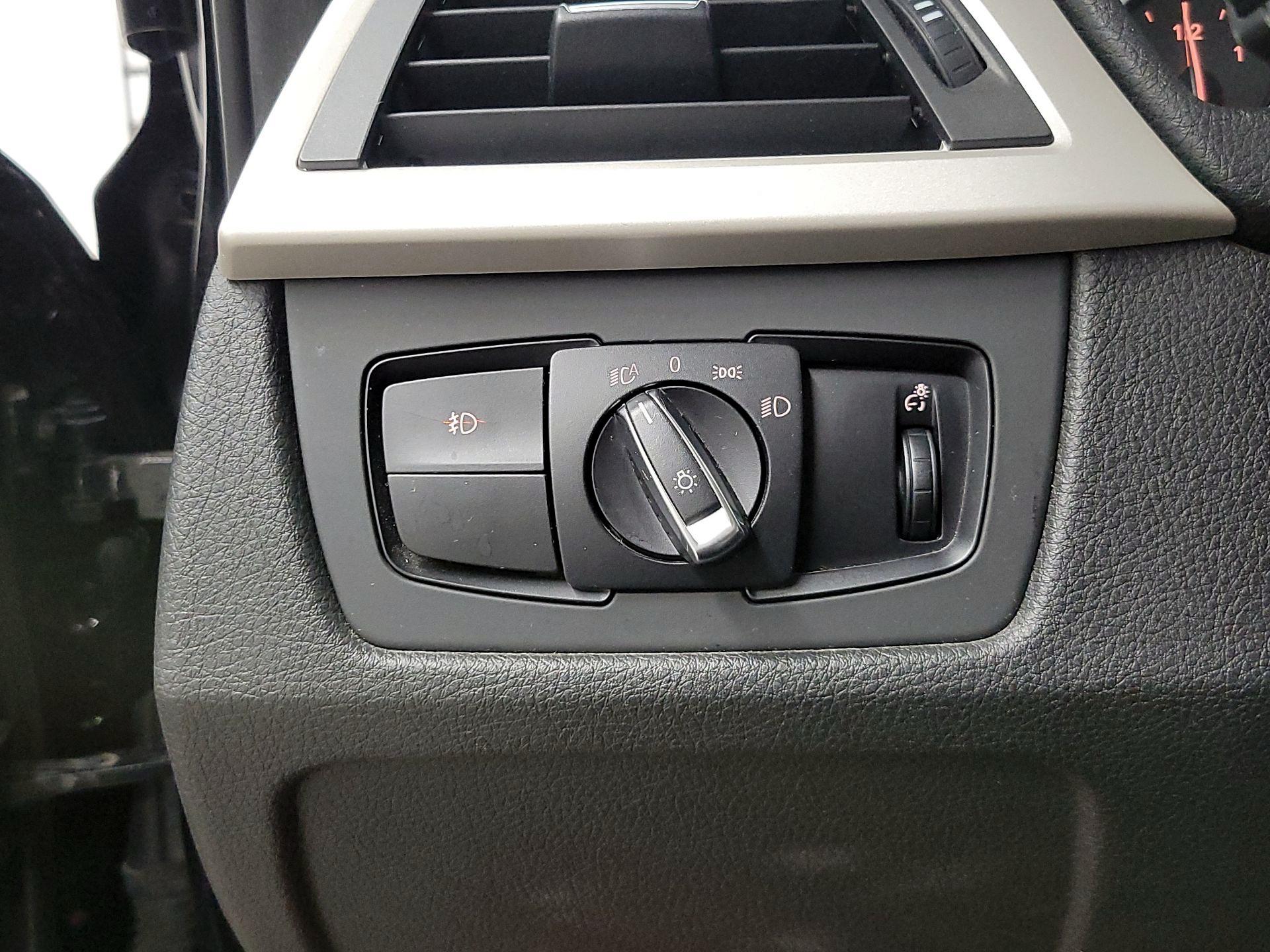 Thumbnail: 2015 BMW 3 Series - 13