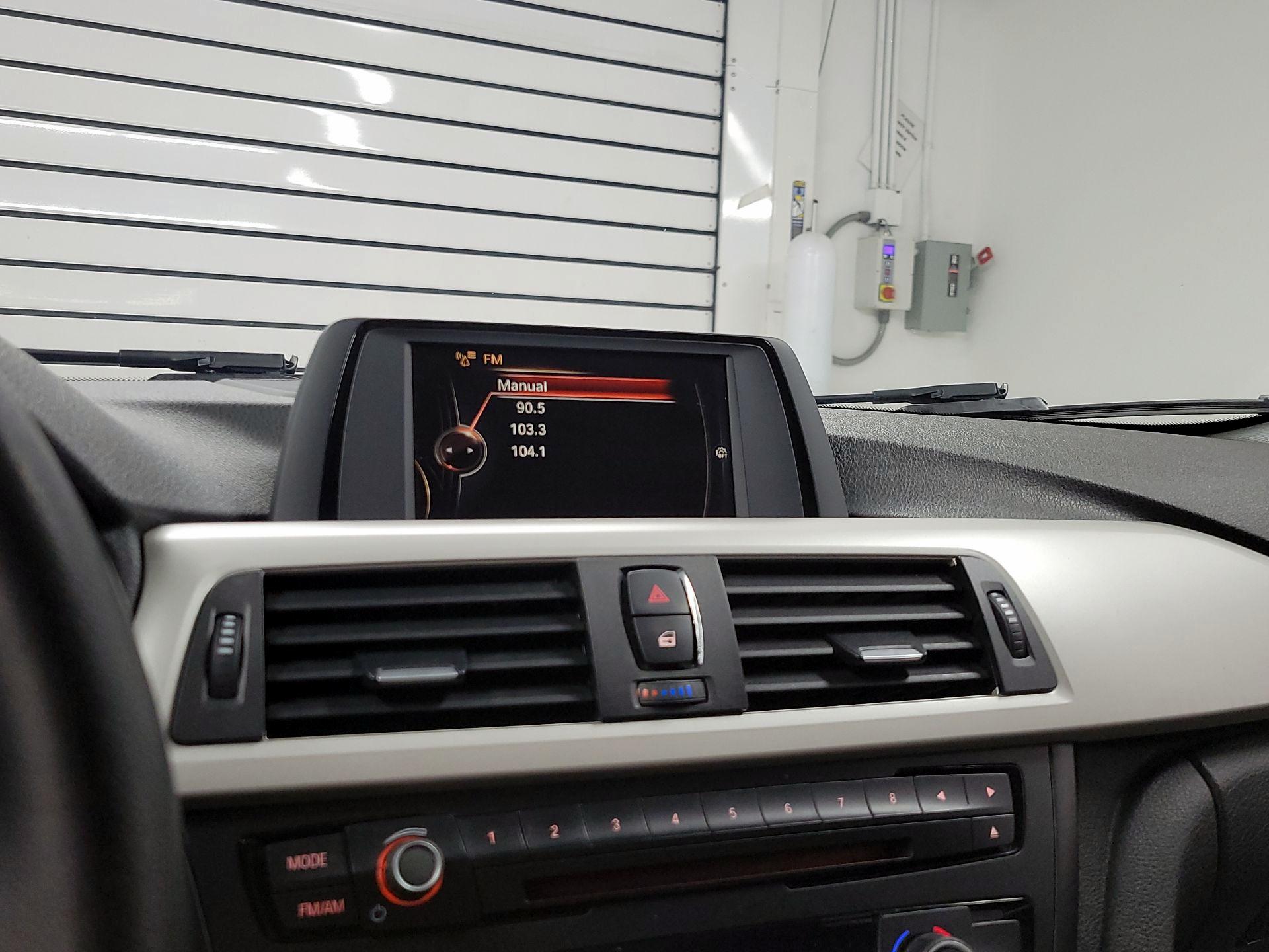 Thumbnail: 2015 BMW 3 Series - 14