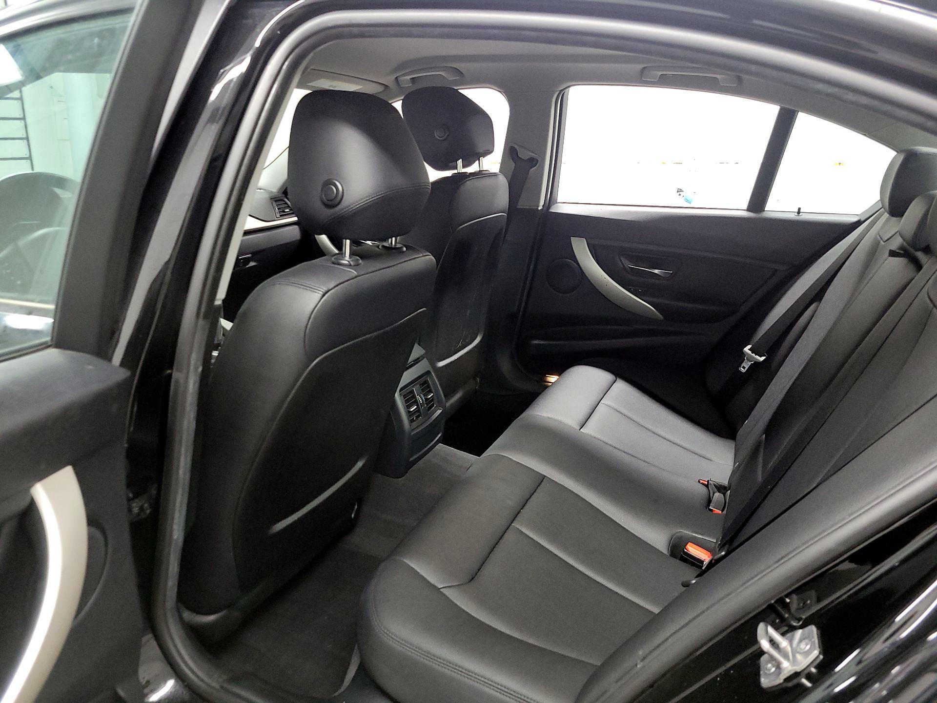 Thumbnail: 2015 BMW 3 Series - 17