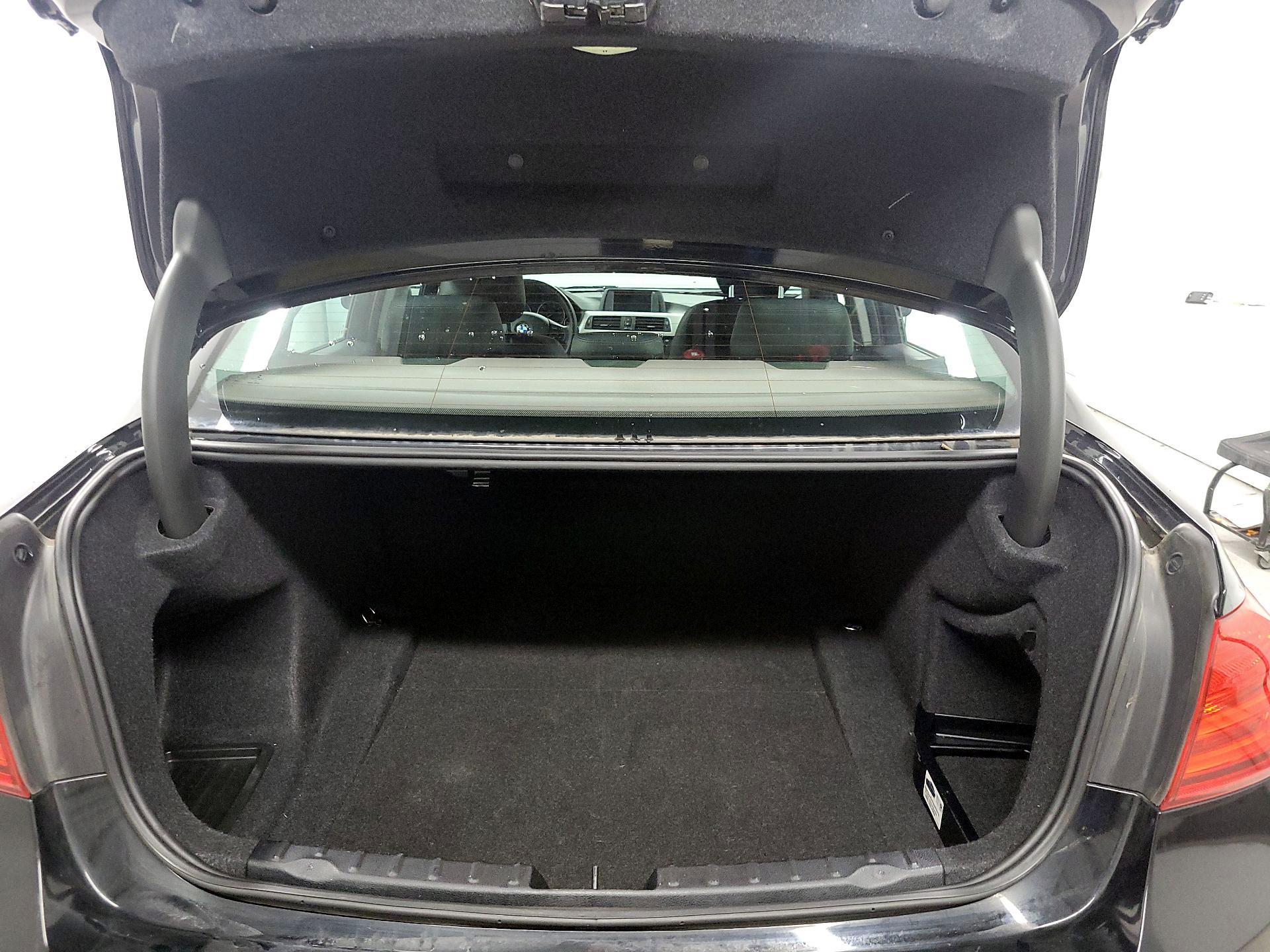 Thumbnail: 2015 BMW 3 Series - 18