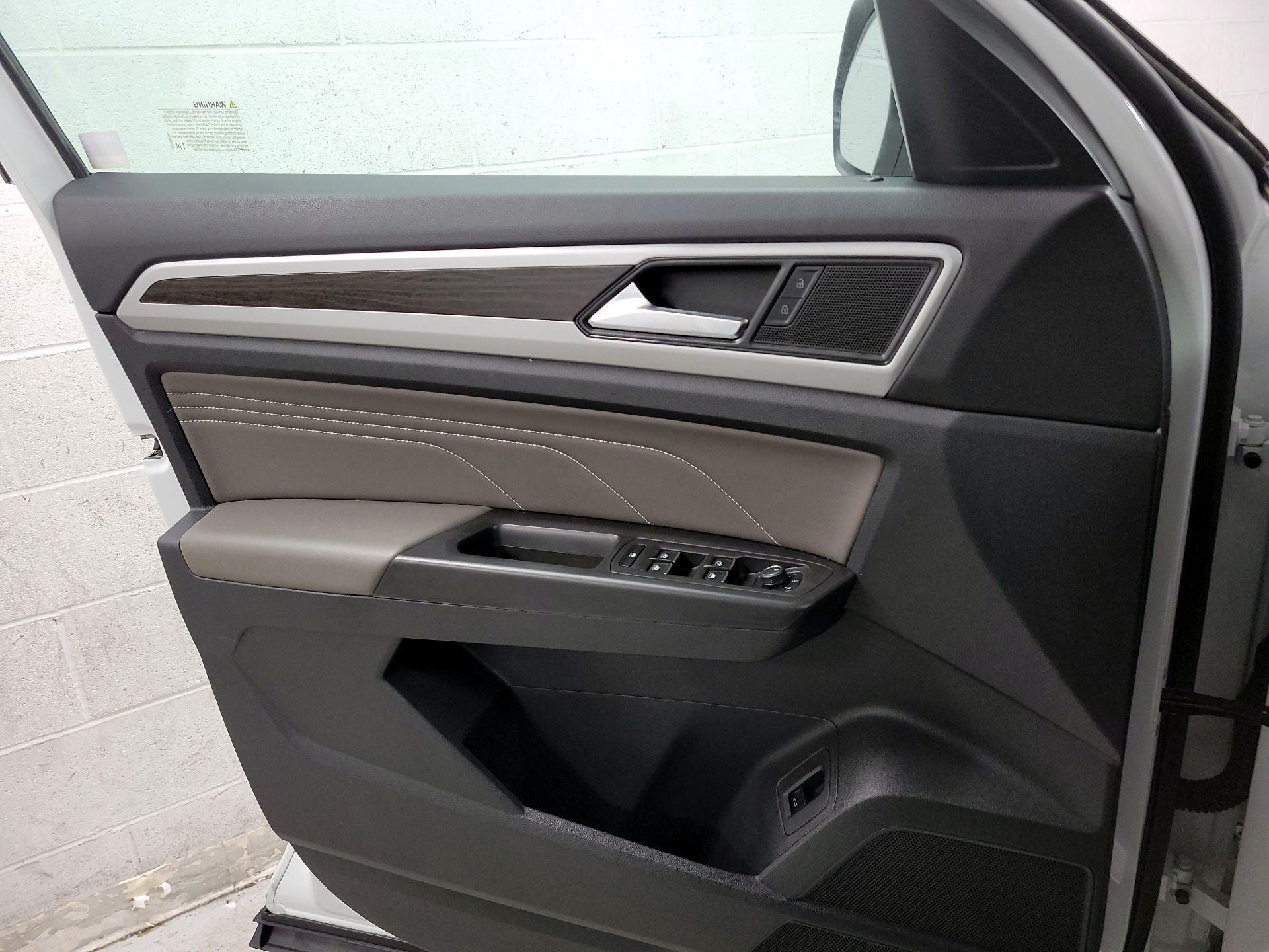 Thumbnail: 2023 Volkswagen Atlas - 12