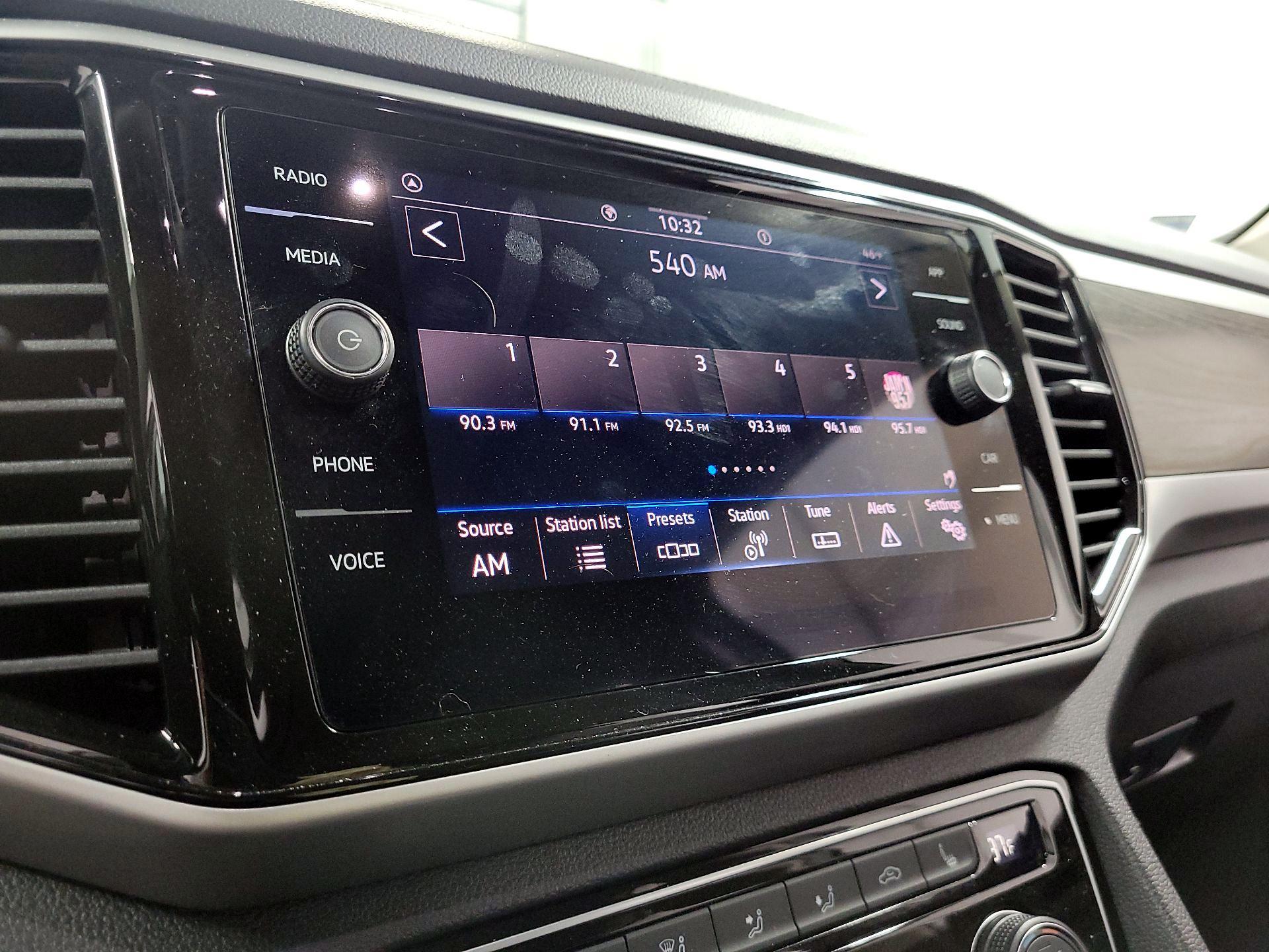 Thumbnail: 2023 Volkswagen Atlas - 15