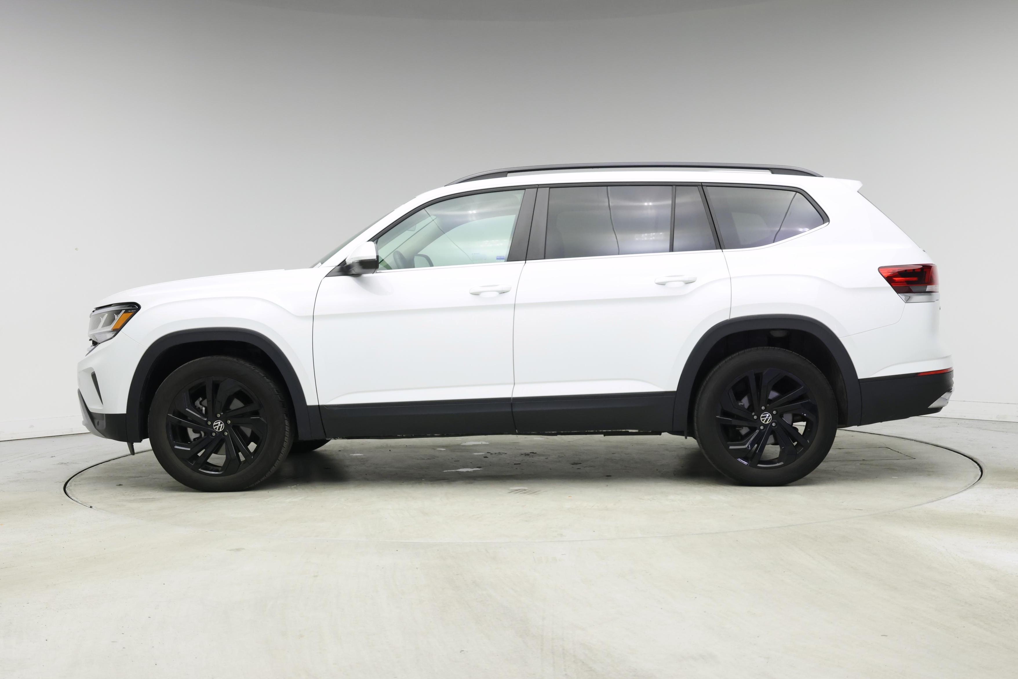 Thumbnail: 2023 Volkswagen Atlas - 3