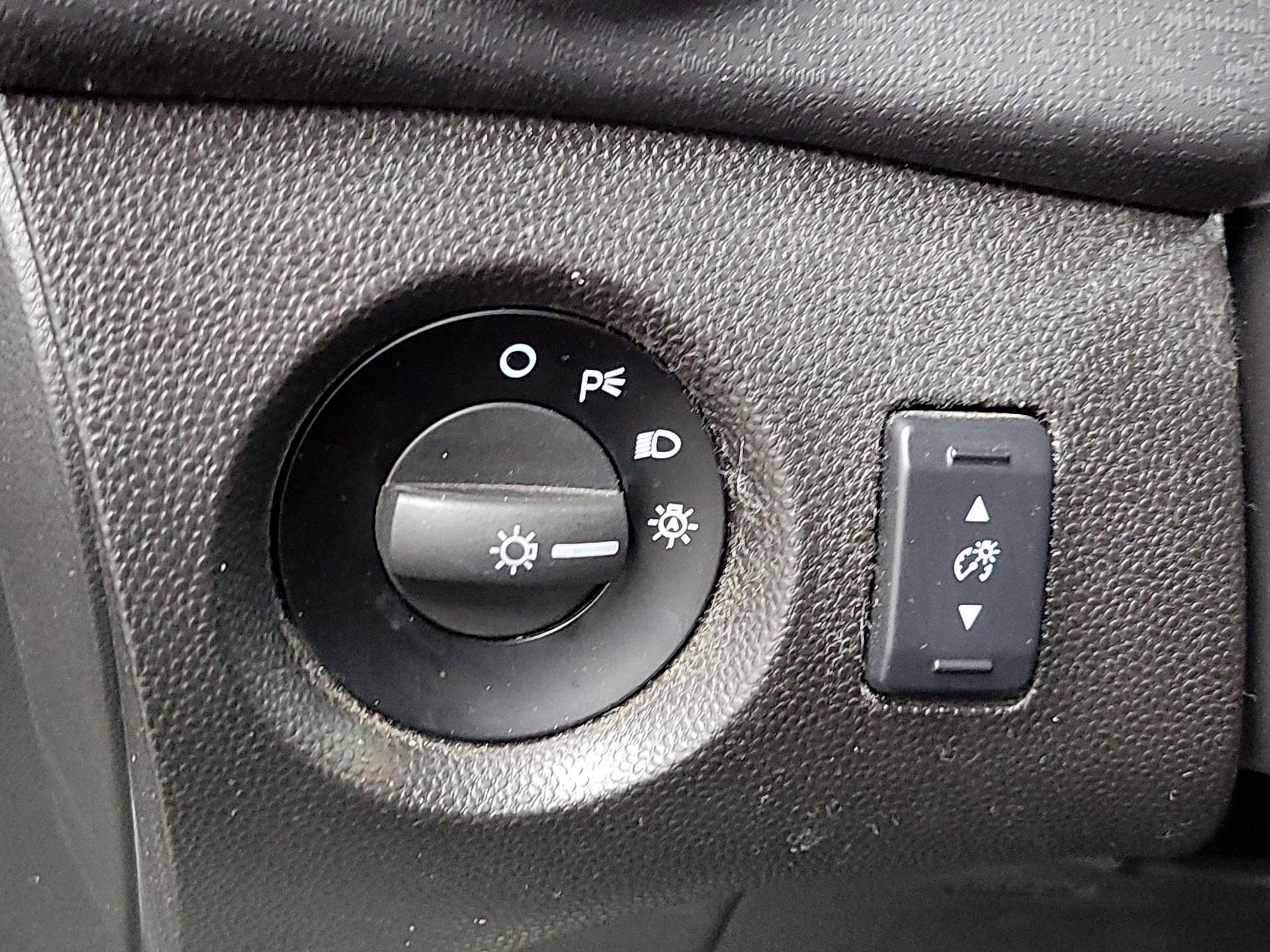 Thumbnail: 2017 Ford Fiesta - 13