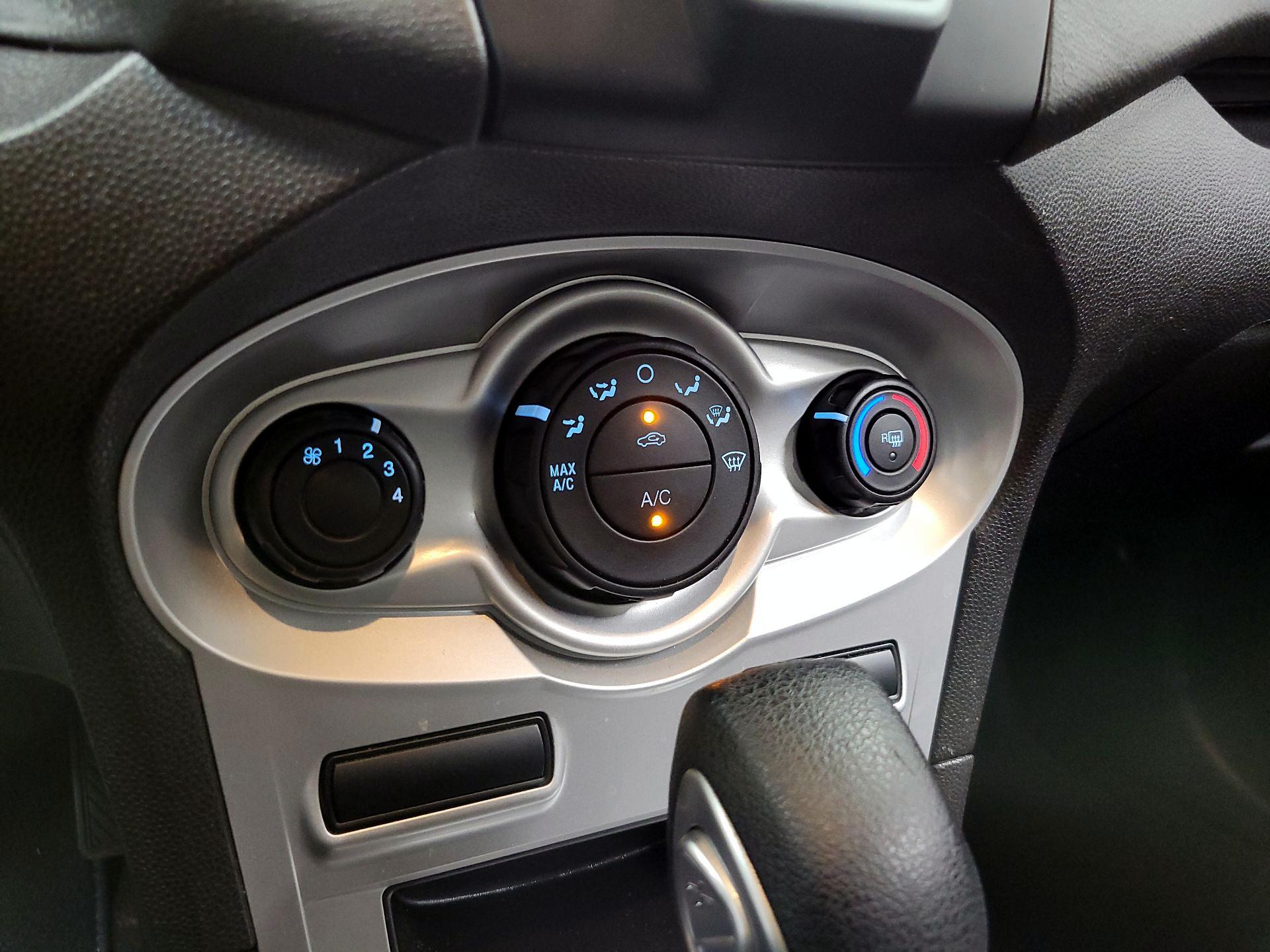 Thumbnail: 2017 Ford Fiesta - 15