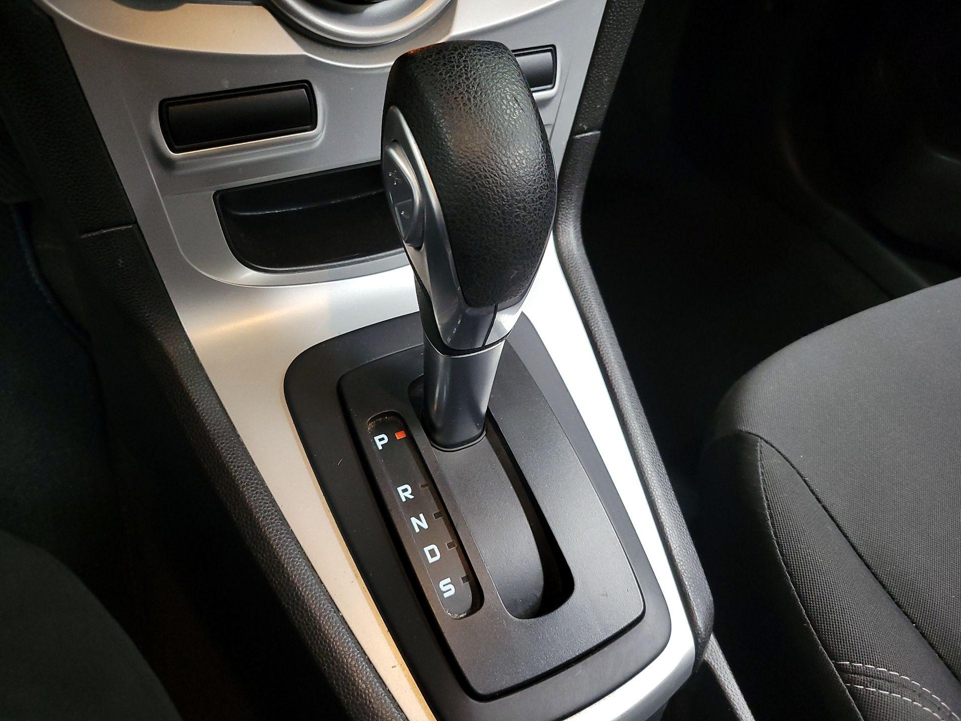 Thumbnail: 2017 Ford Fiesta - 16