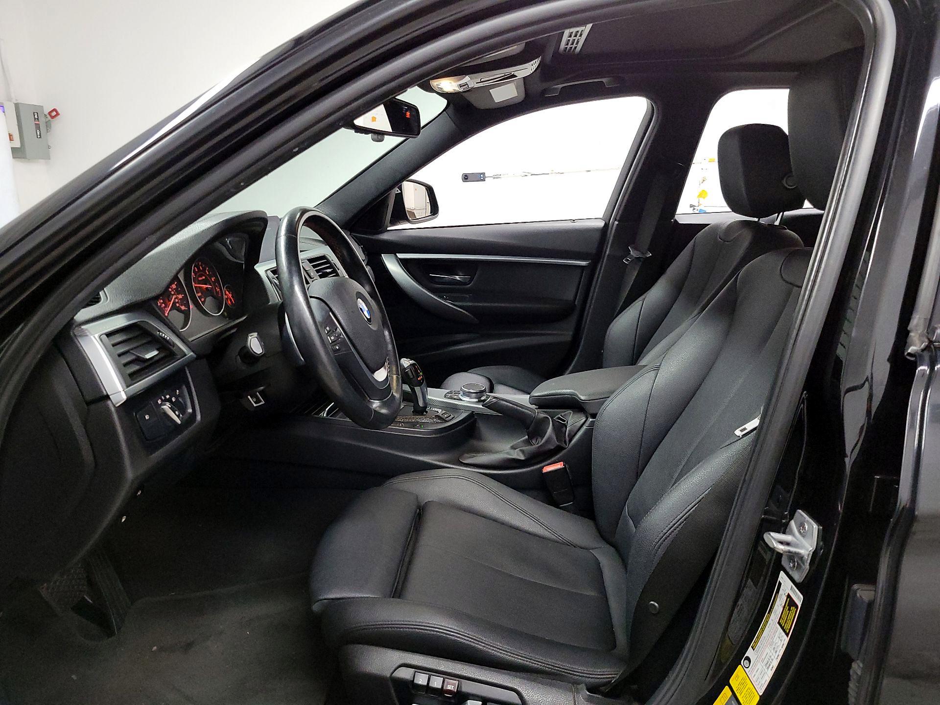 Thumbnail: 2018 BMW 3 Series - 11