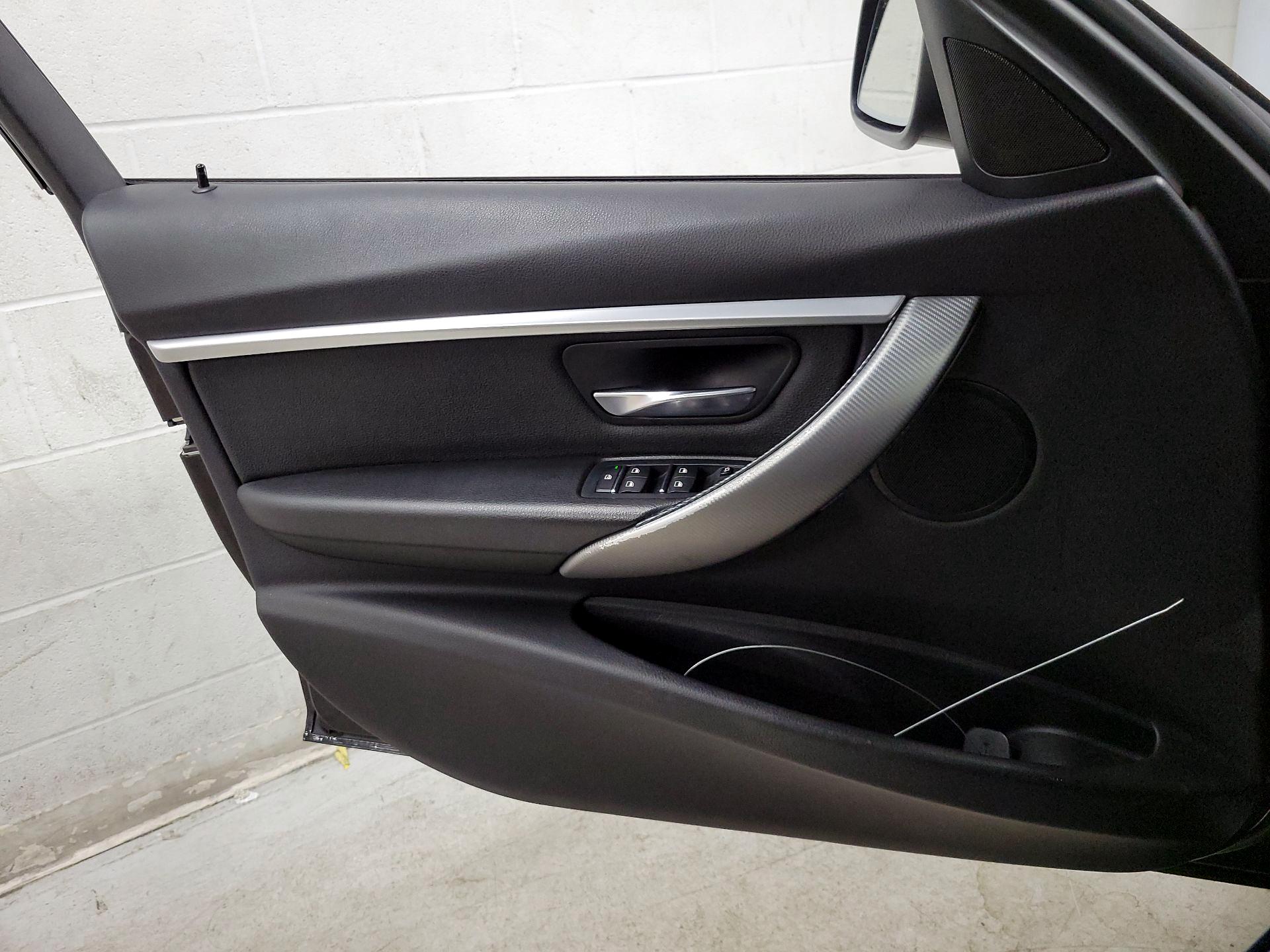 Thumbnail: 2018 BMW 3 Series - 12