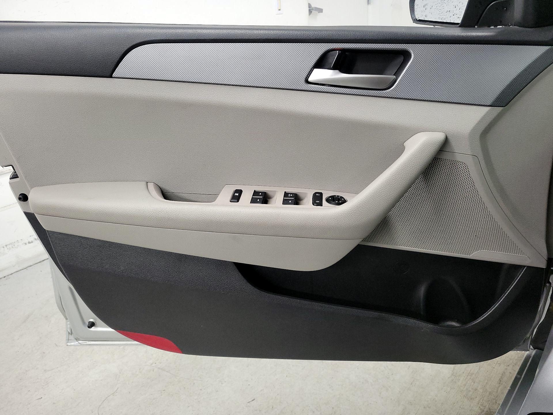 Thumbnail: 2019 Hyundai Sonata - 12