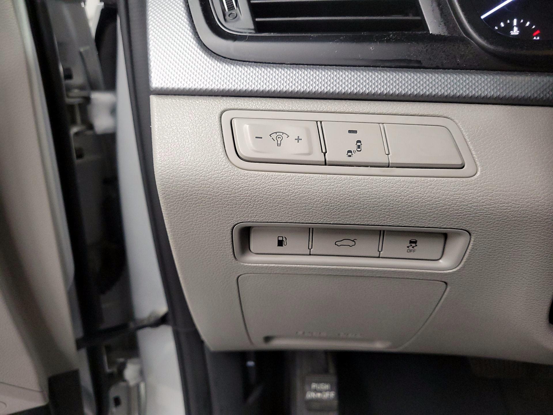 Thumbnail: 2019 Hyundai Sonata - 13