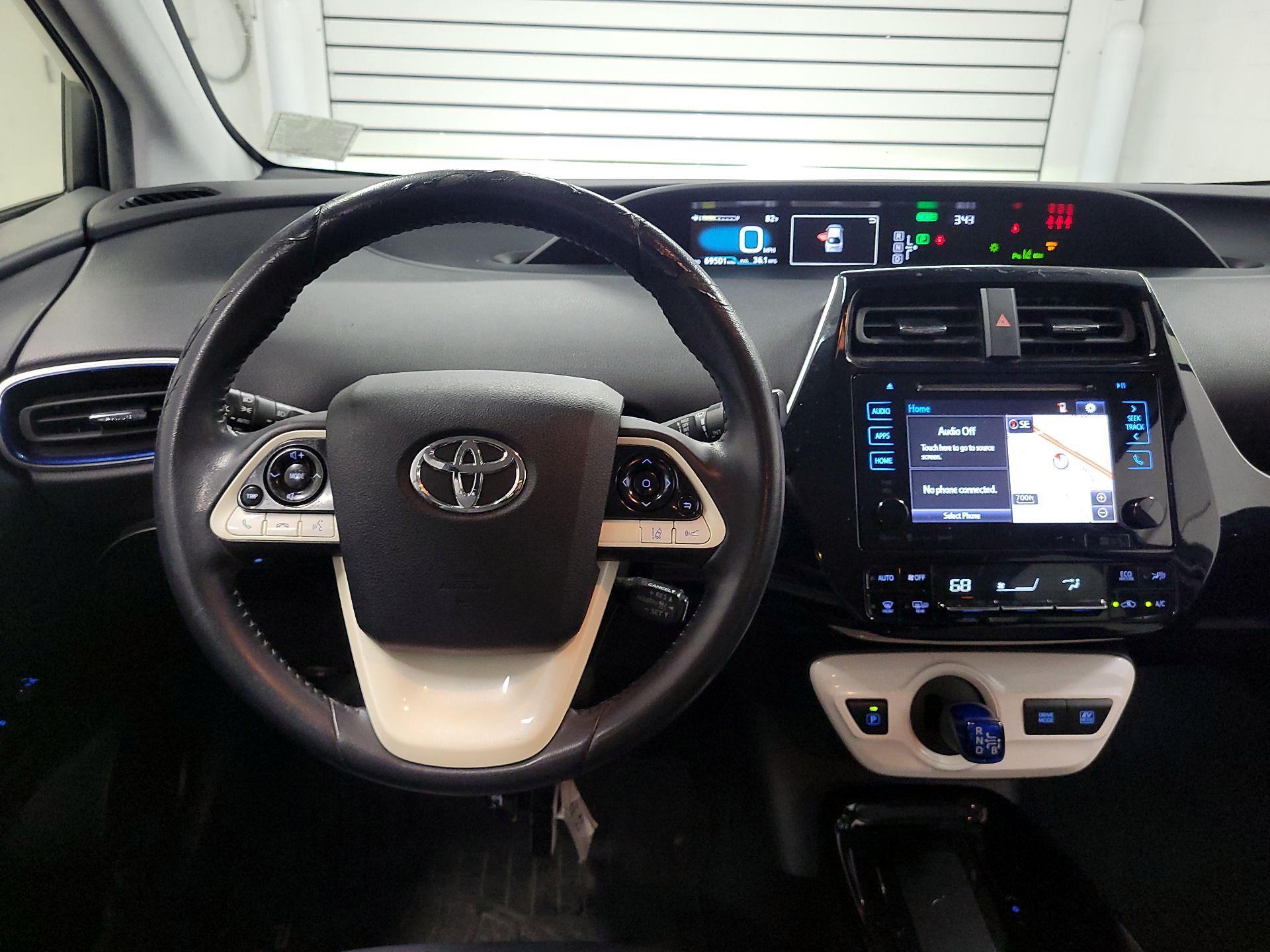 Thumbnail: 2018 Toyota Prius - 10