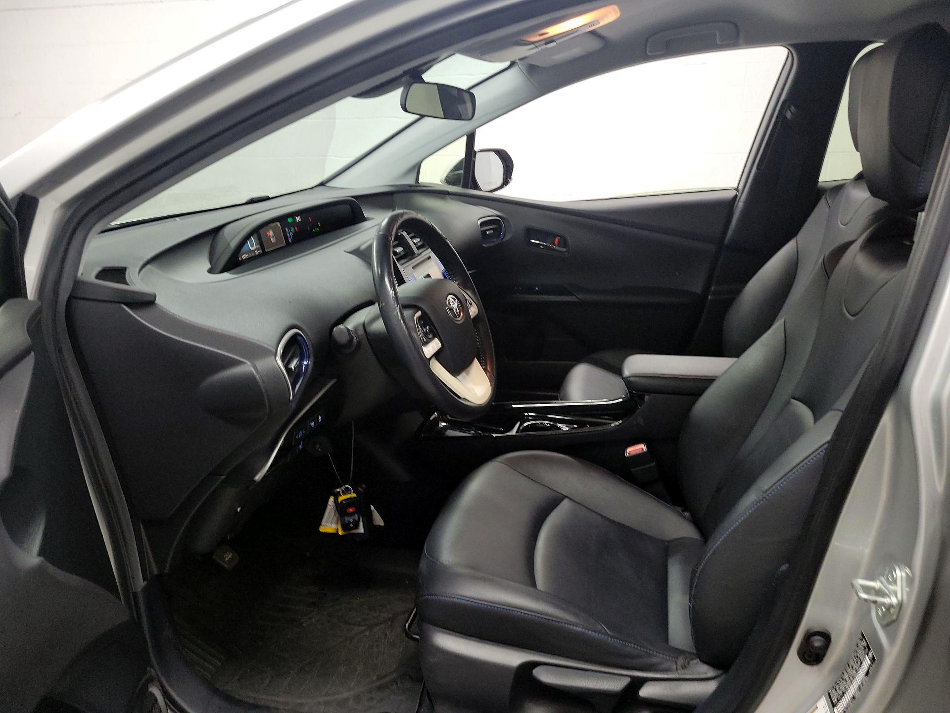 Thumbnail: 2018 Toyota Prius - 11