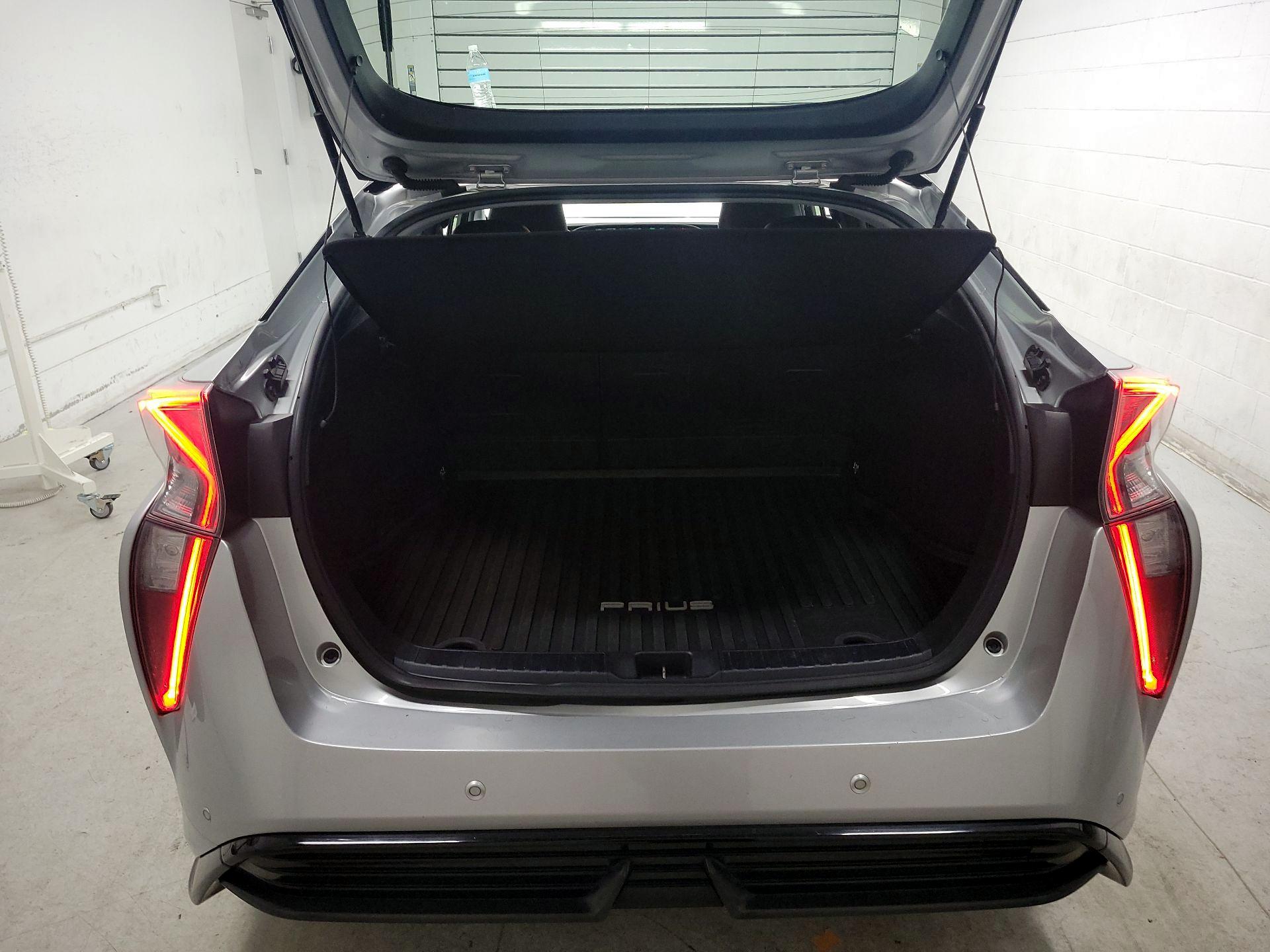 Thumbnail: 2018 Toyota Prius - 18