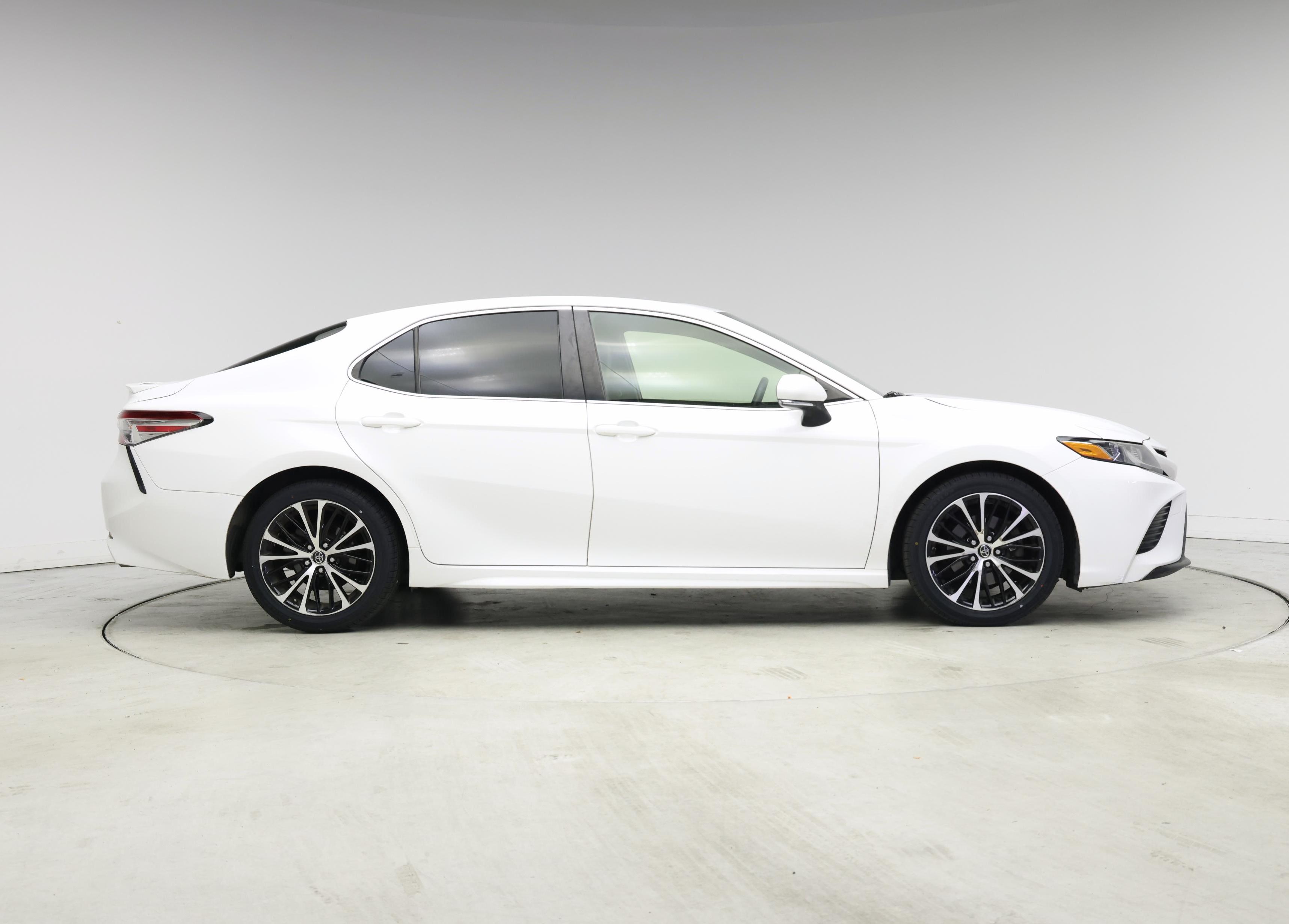 Thumbnail: 2018 Toyota Camry - 7