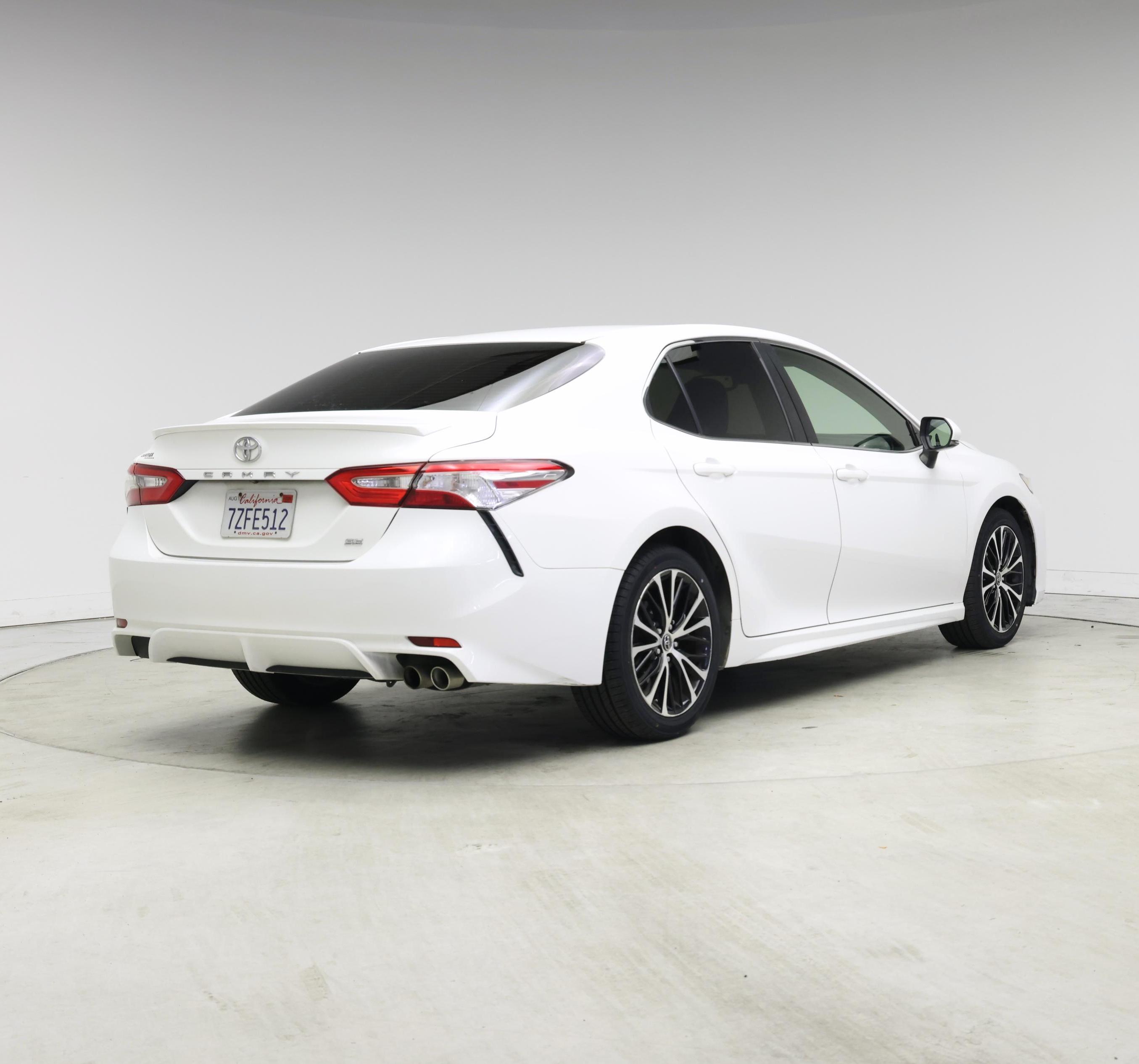 Thumbnail: 2018 Toyota Camry - 8