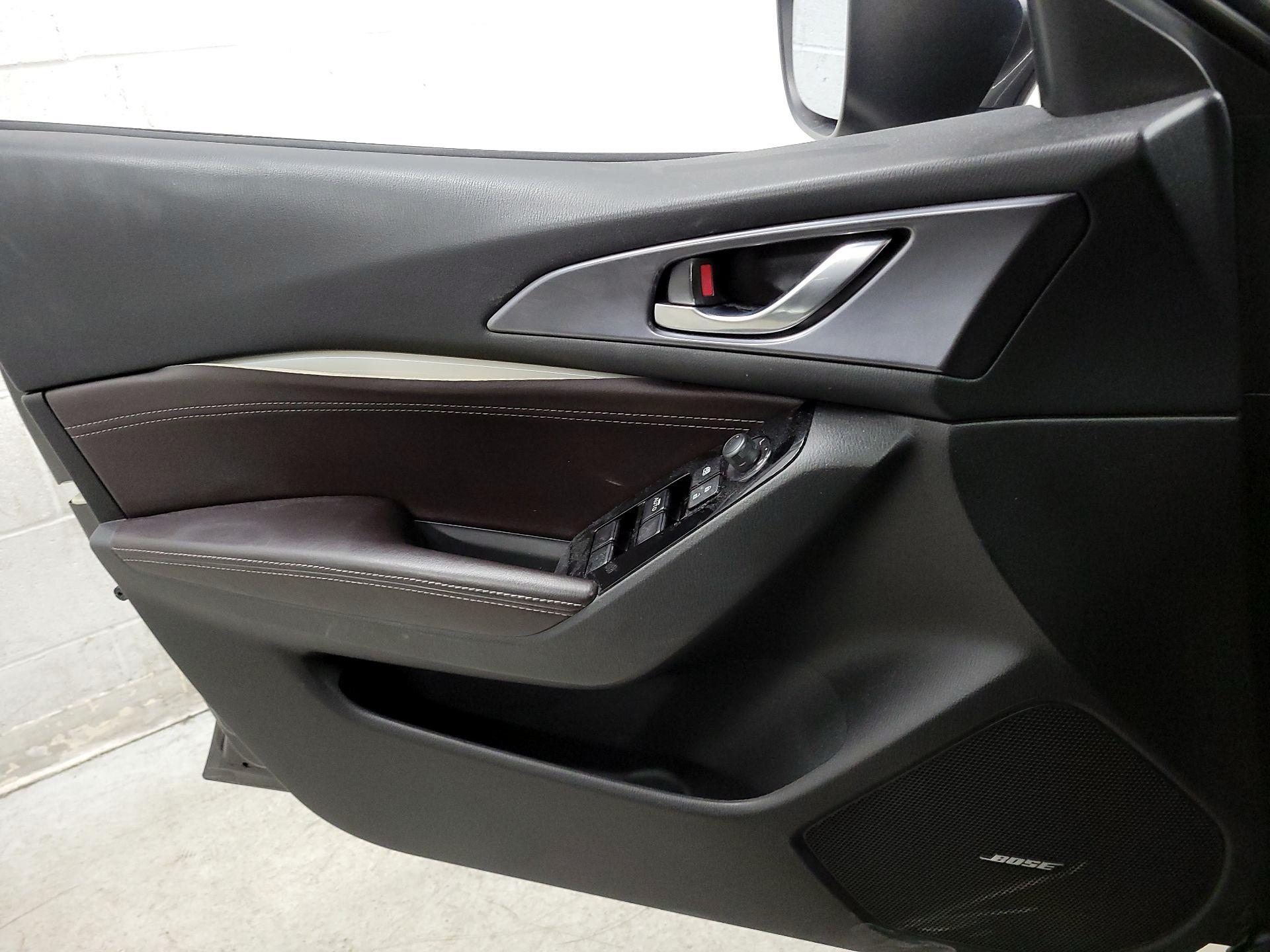 Thumbnail: 2017 Mazda Mazda3 - 12