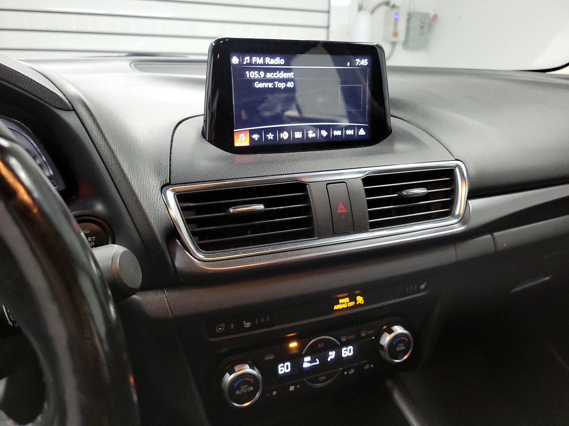 Thumbnail: 2017 Mazda Mazda3 - 14