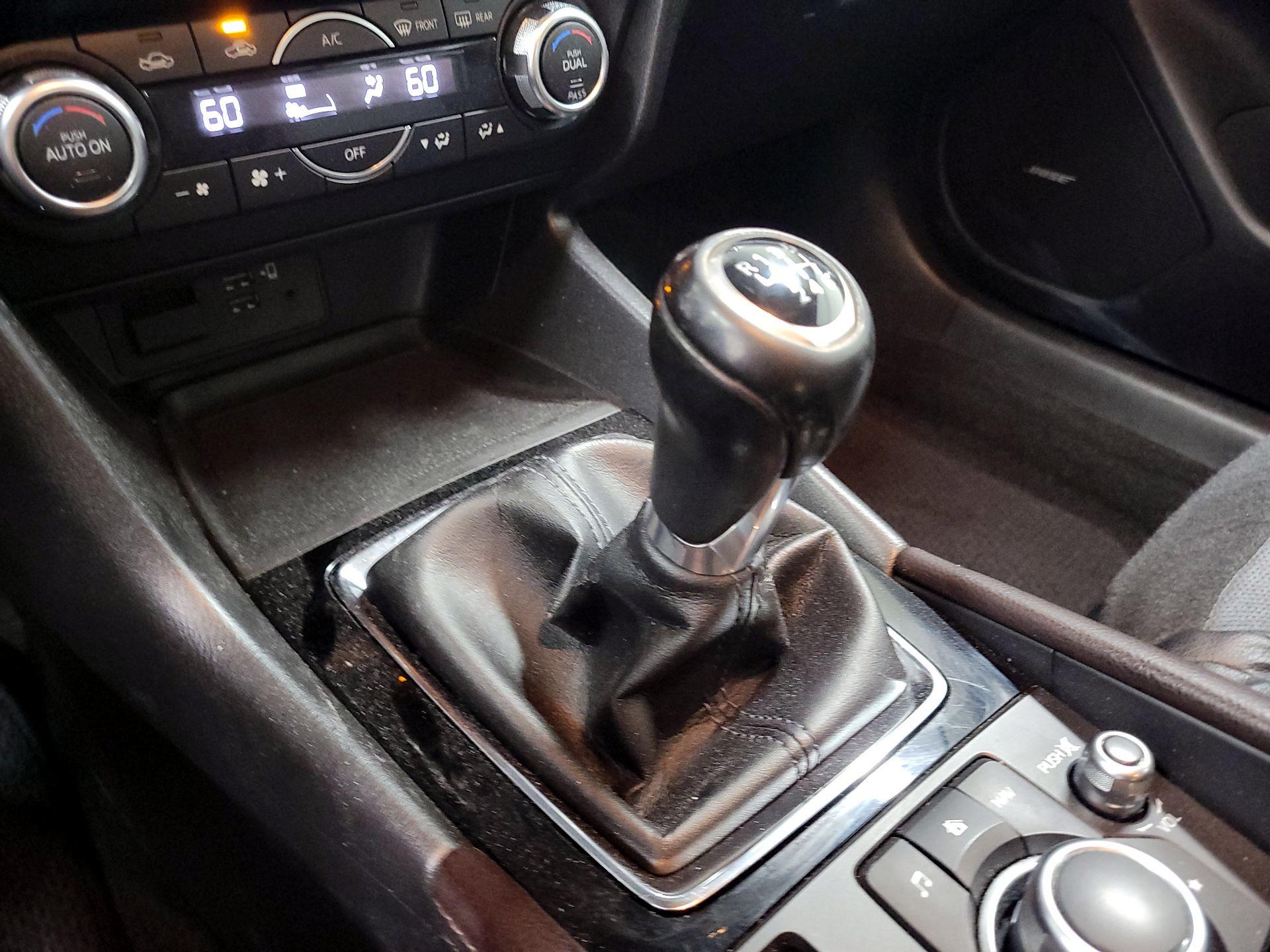 Thumbnail: 2017 Mazda Mazda3 - 16