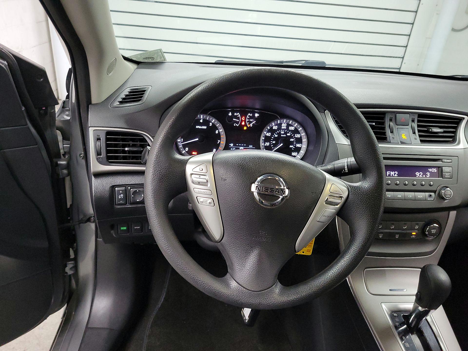 Thumbnail: 2014 Nissan Sentra - 10