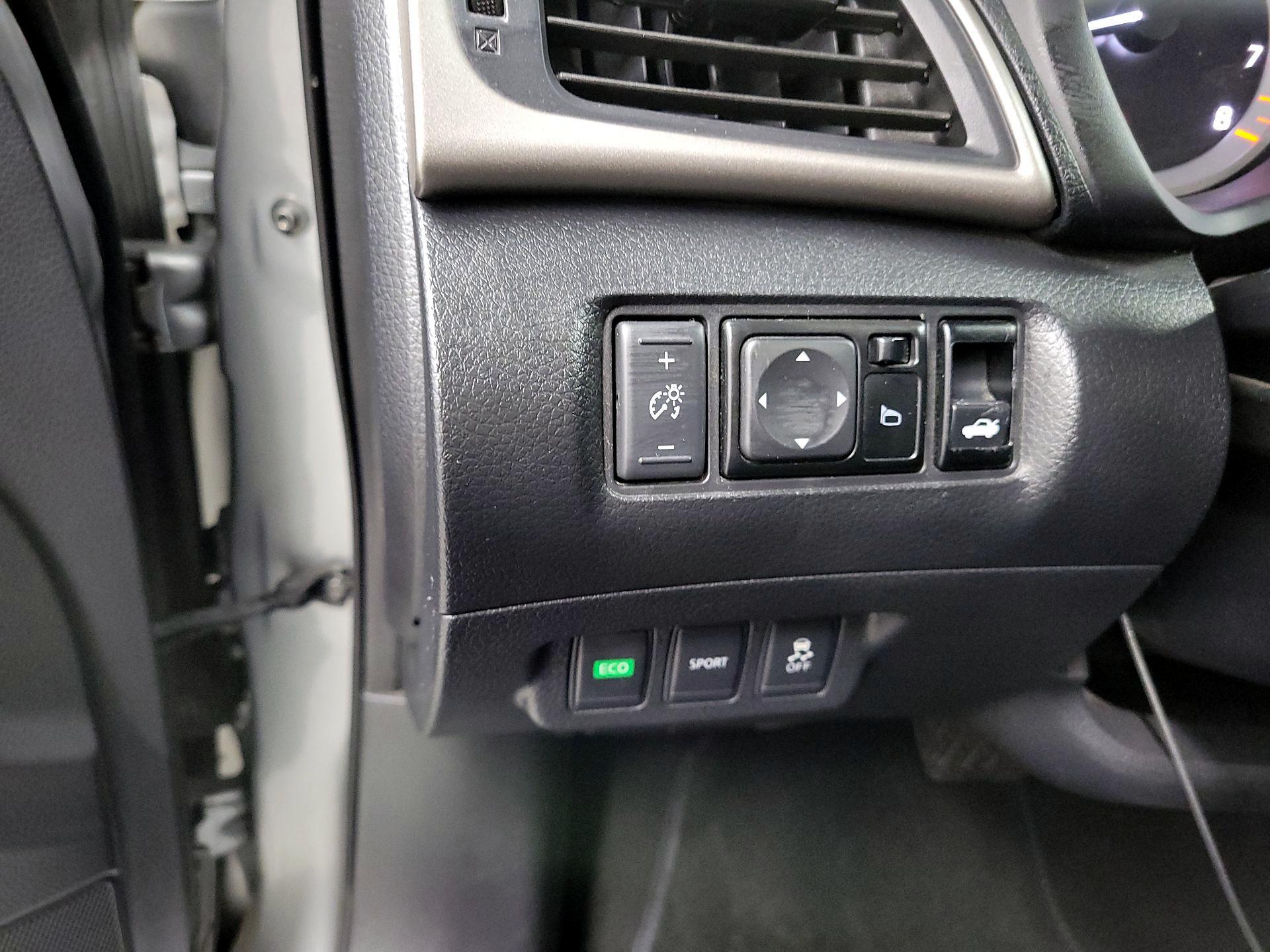 Thumbnail: 2014 Nissan Sentra - 13