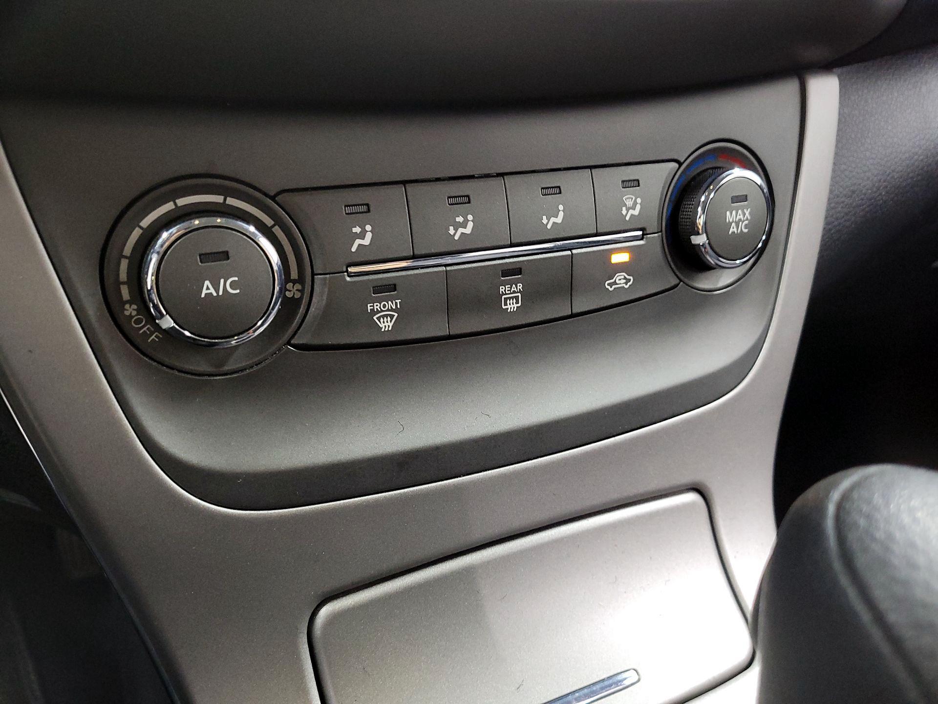 Thumbnail: 2014 Nissan Sentra - 15