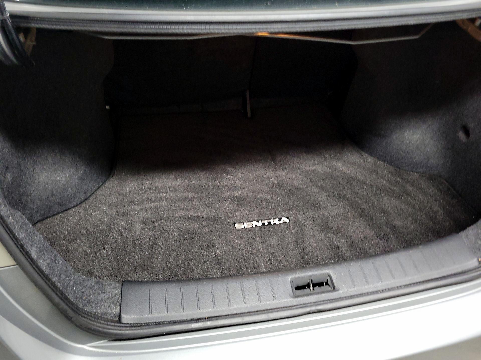 Thumbnail: 2014 Nissan Sentra - 18