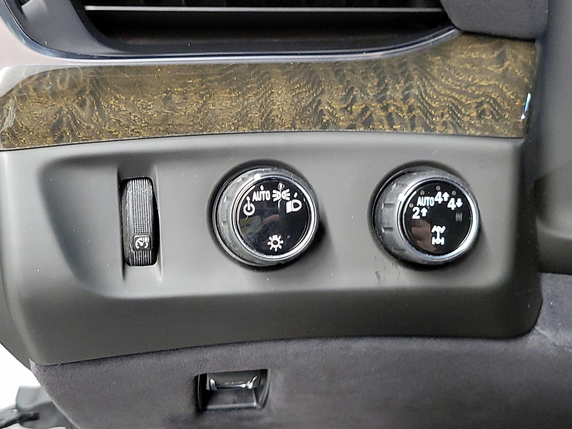 Thumbnail: 2018 Cadillac Escalade - 13