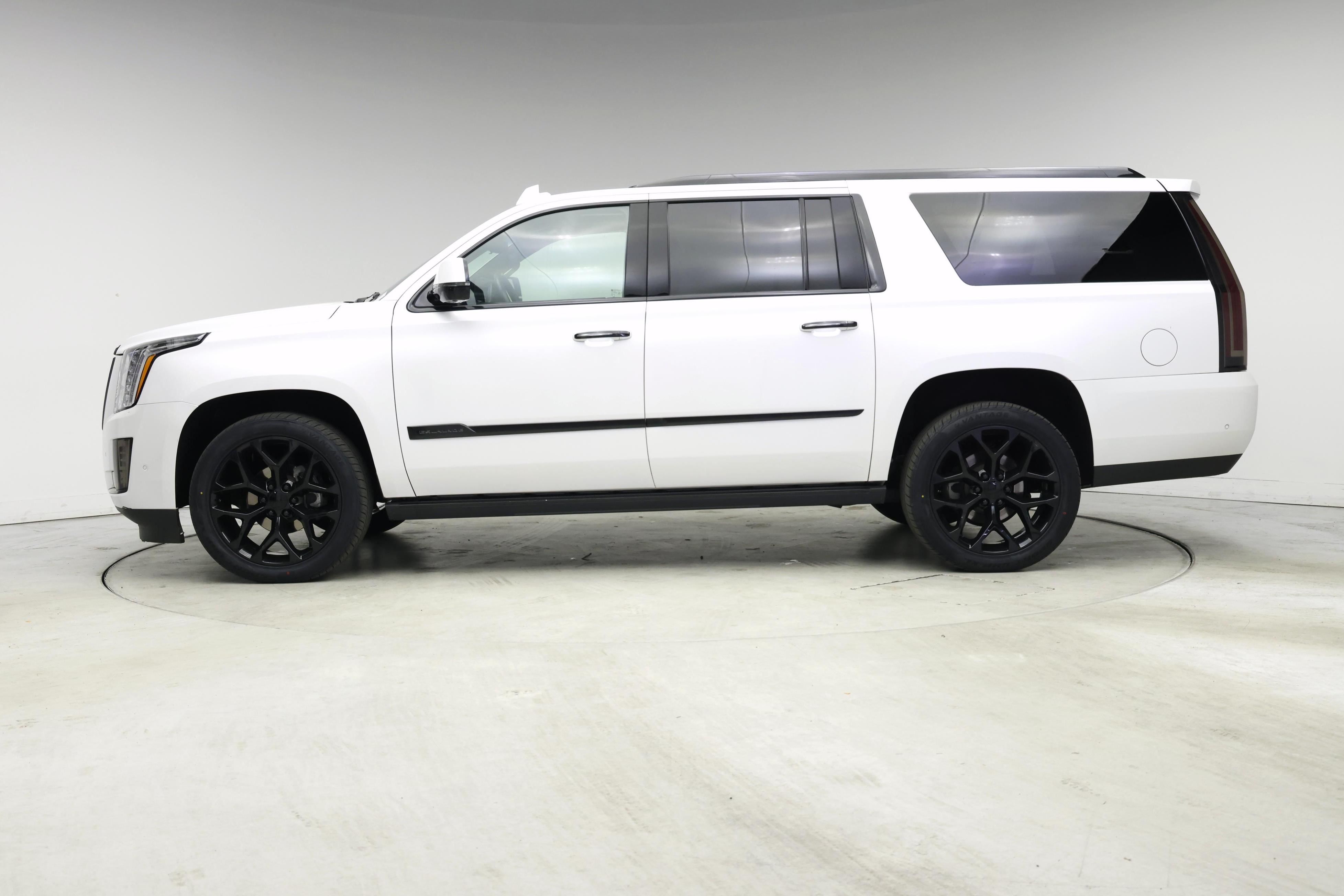 Thumbnail: 2018 Cadillac Escalade - 3