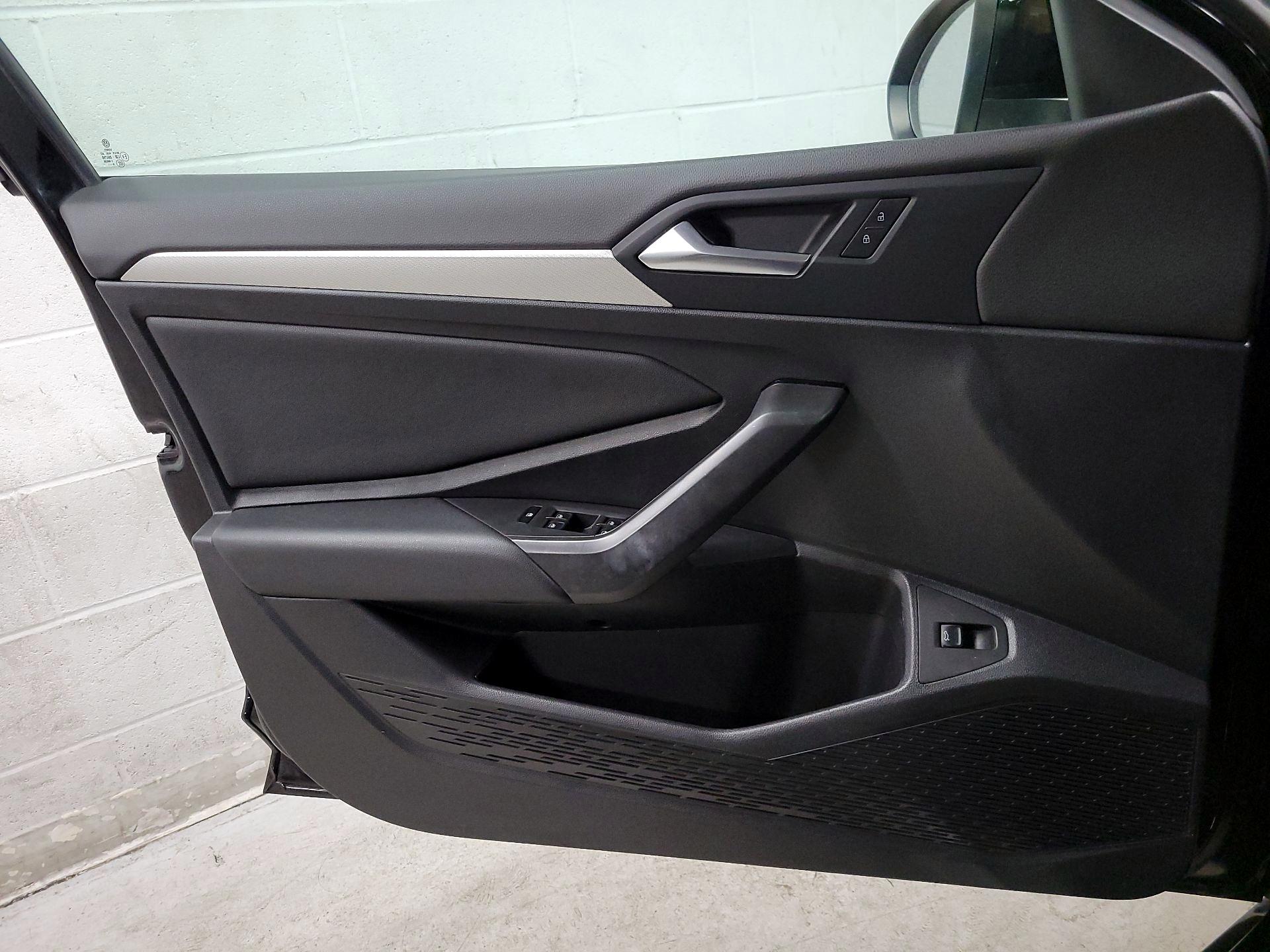 Thumbnail: 2019 Volkswagen Jetta - 12