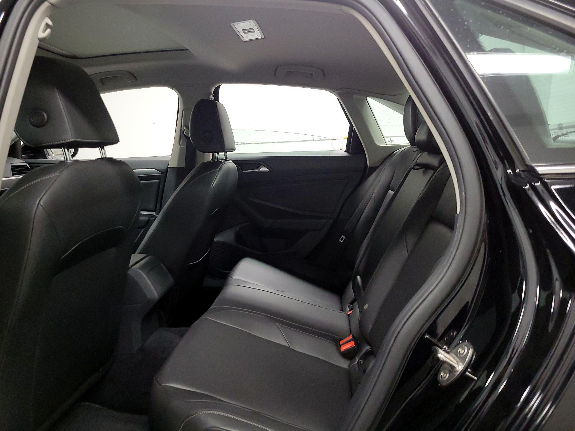 Thumbnail: 2019 Volkswagen Jetta - 17