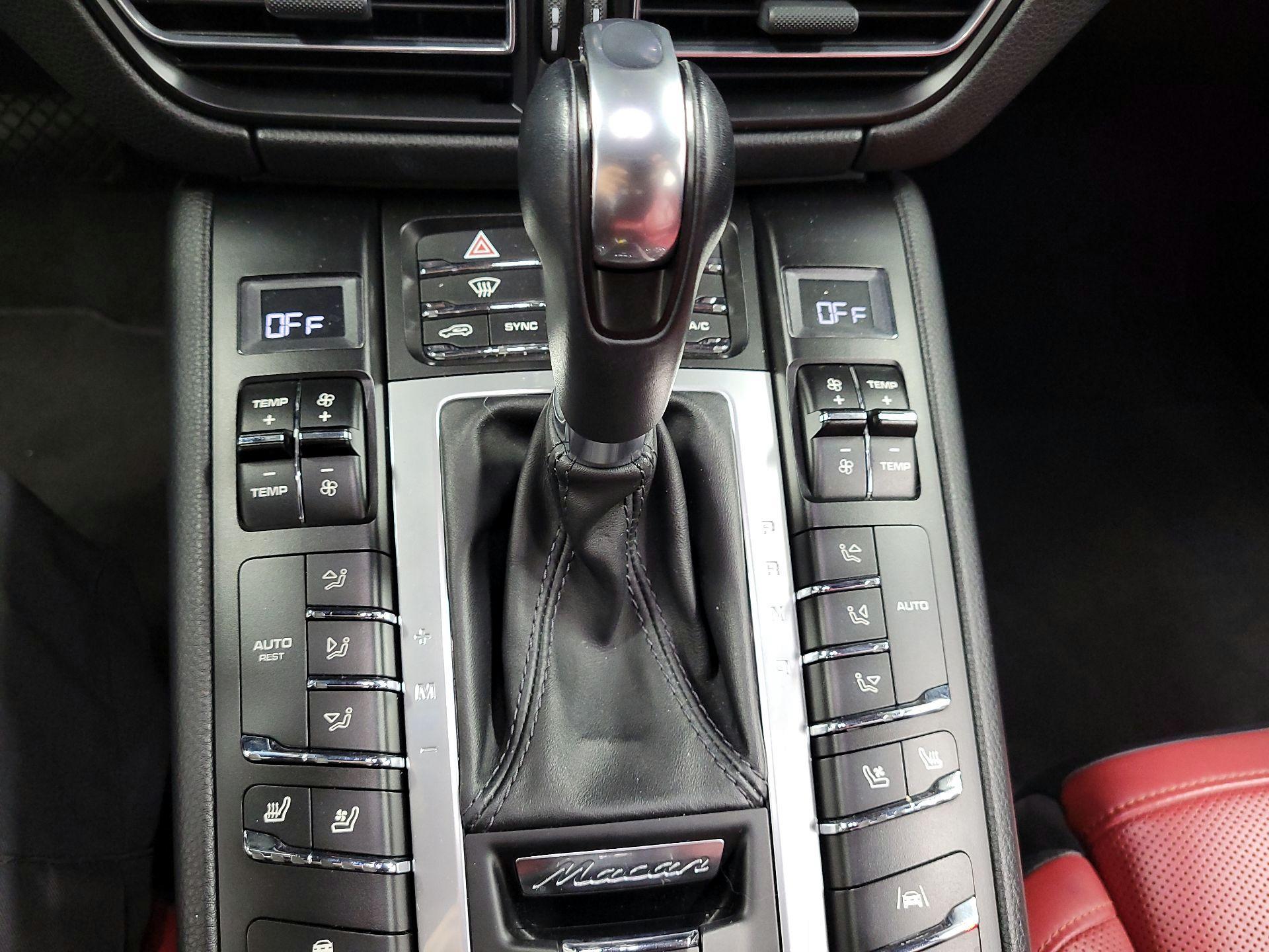 Thumbnail: 2021 Porsche Macan - 14